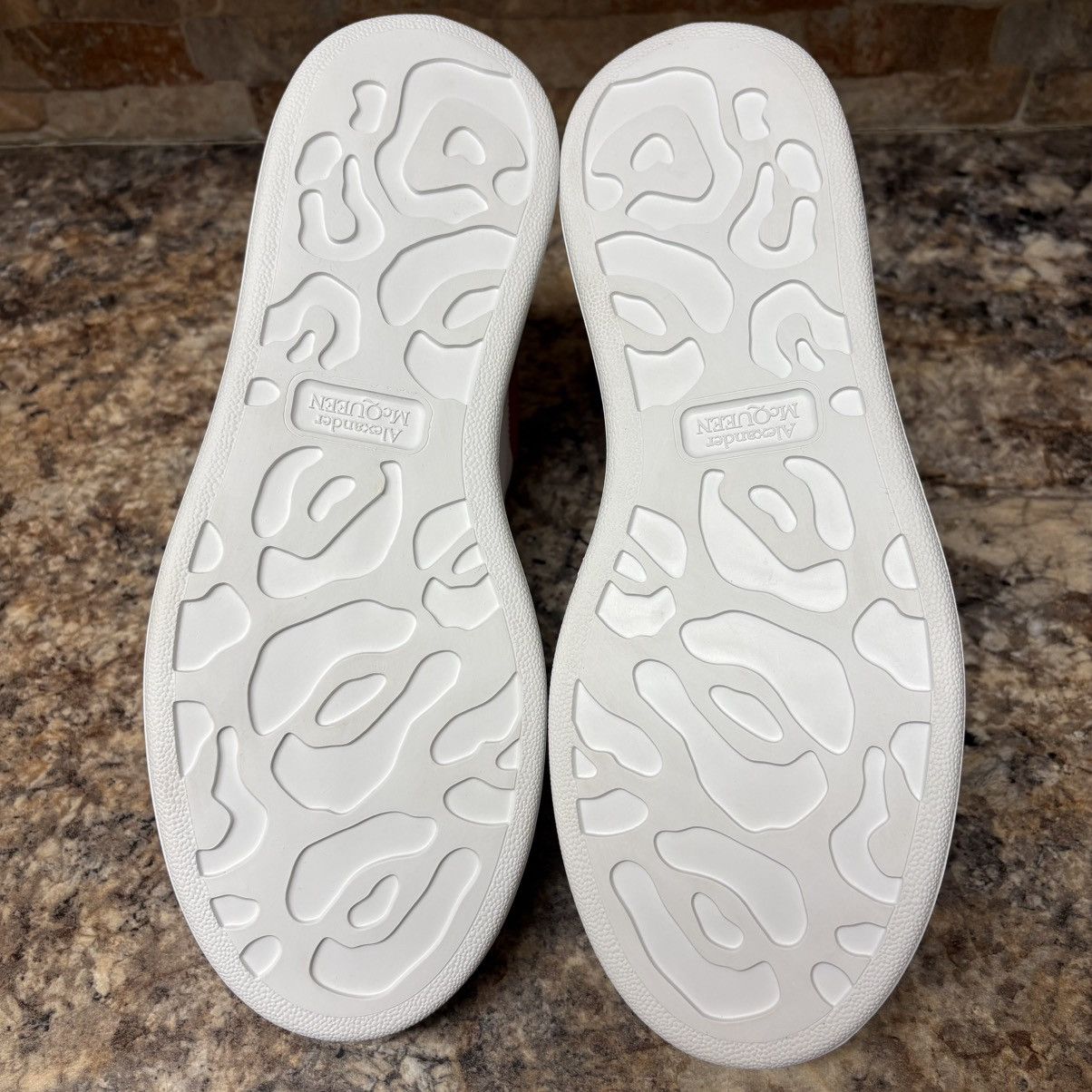 Alexander McQueen Alexander McQueen Oversized Sneakers Size 38.5 US Size Size US 6 / EU 39 - 8 Thumbnail
