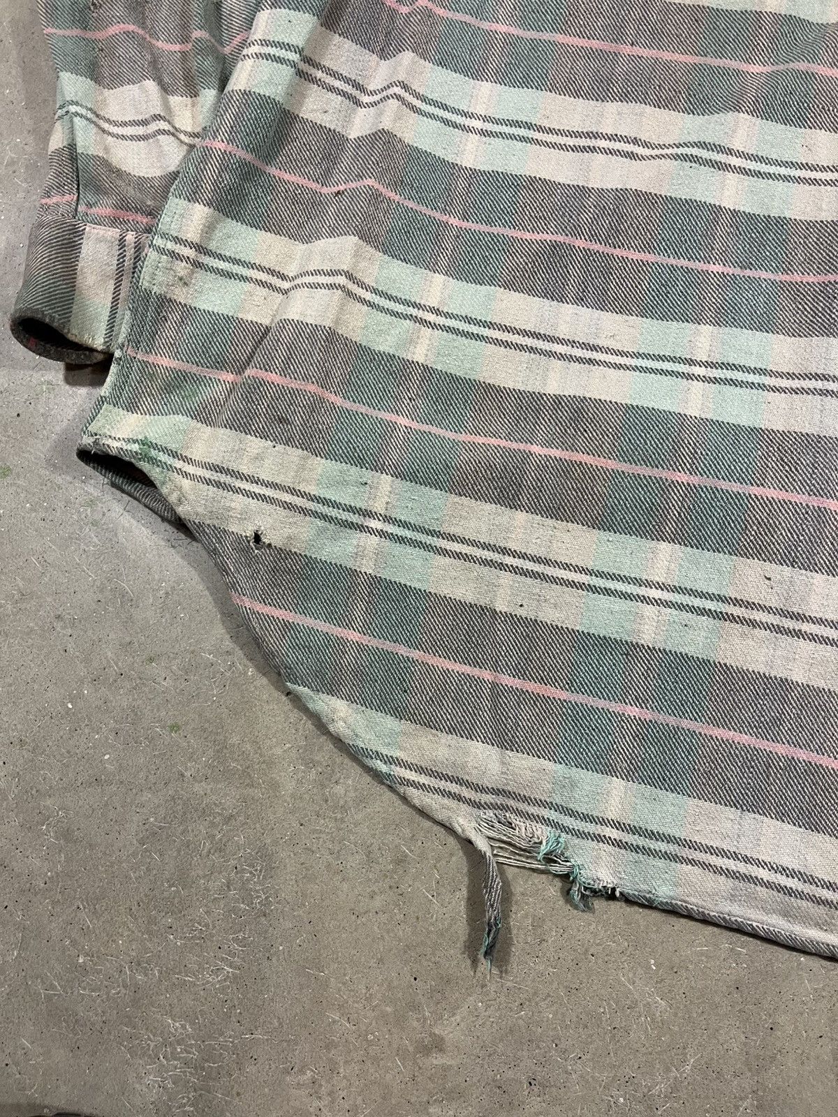 Vintage Vintage Woven Cotton Flannel Shirt Distressed Faded Gray Size US M / EU 48-50 / 2 - 8 Thumbnail