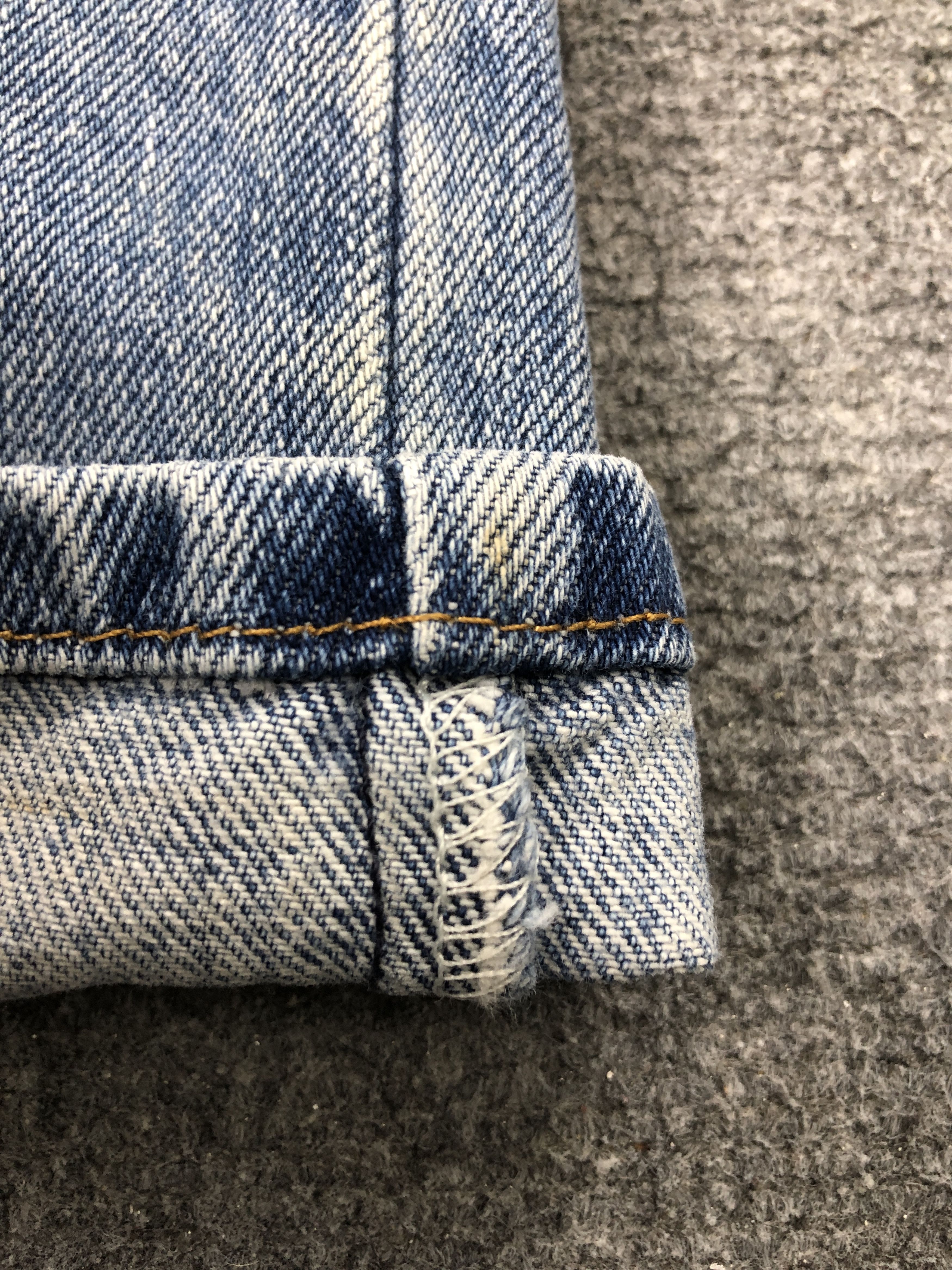 Levi's Vintage Distressed Levis 505 Light Wash Jeans DP2528 Size US 33 - 10 Thumbnail