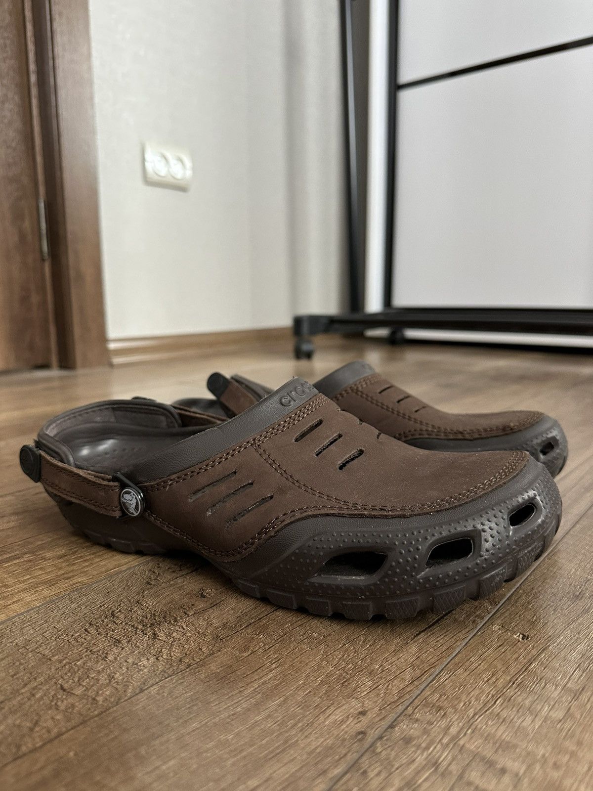 Crocs Crocs Yukon Leather Brown Sandals Shoes Clogs Size US 11 / EU 44 - 1 Thumbnail