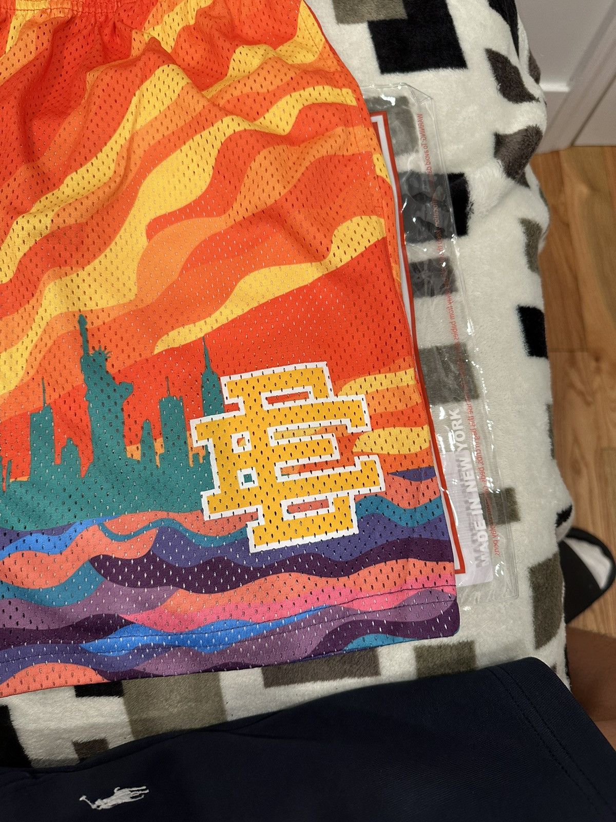 Eric Emanuel Eric Emanuel “Sunset” Shorts Size US 34 / EU 50 - 3 Thumbnail