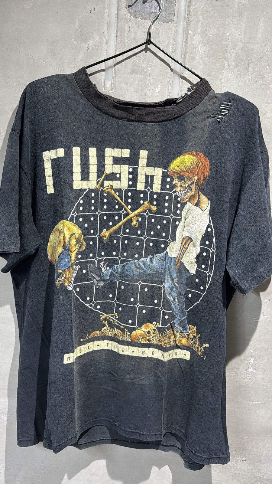 Band Tees Vintage 1991 Band Tee Rush Roll The Bones Heavily Distressed Size US L / EU 52-54 / 3 - 5 Thumbnail