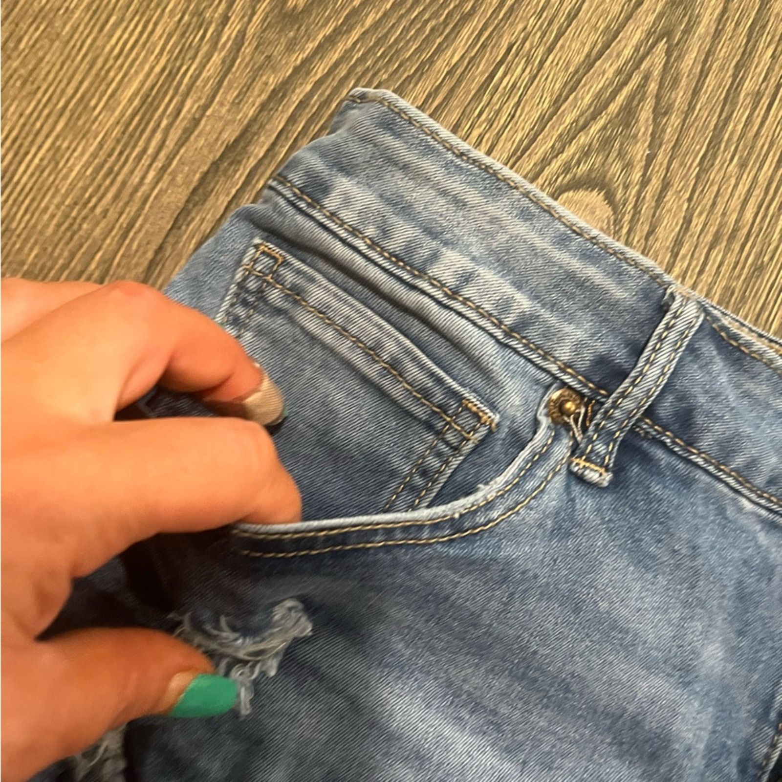 Vintage Womens Jean Shorts Distressed Fringe Hem Whisker Denim L Size 38" / US 16 / IT 52 - 4 Thumbnail