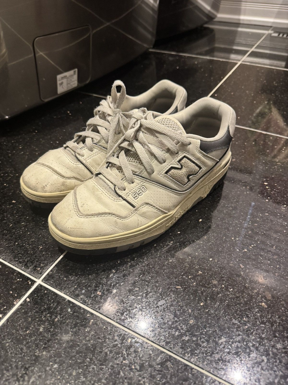New Balance NEW BALANCE 550 CREAM BLACK Size US 8.5 / EU 41-42 - 1 Thumbnail