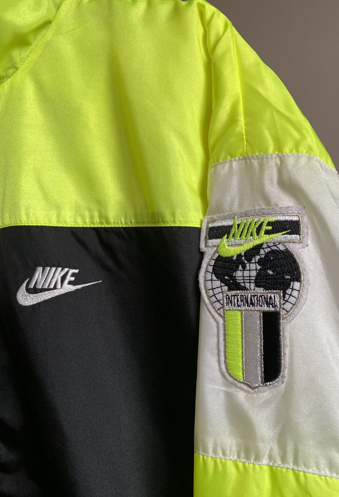 Nike M Vintage Nike International Nylon Tracksuit Jacket Pants 90 Size 48R - 8 Thumbnail