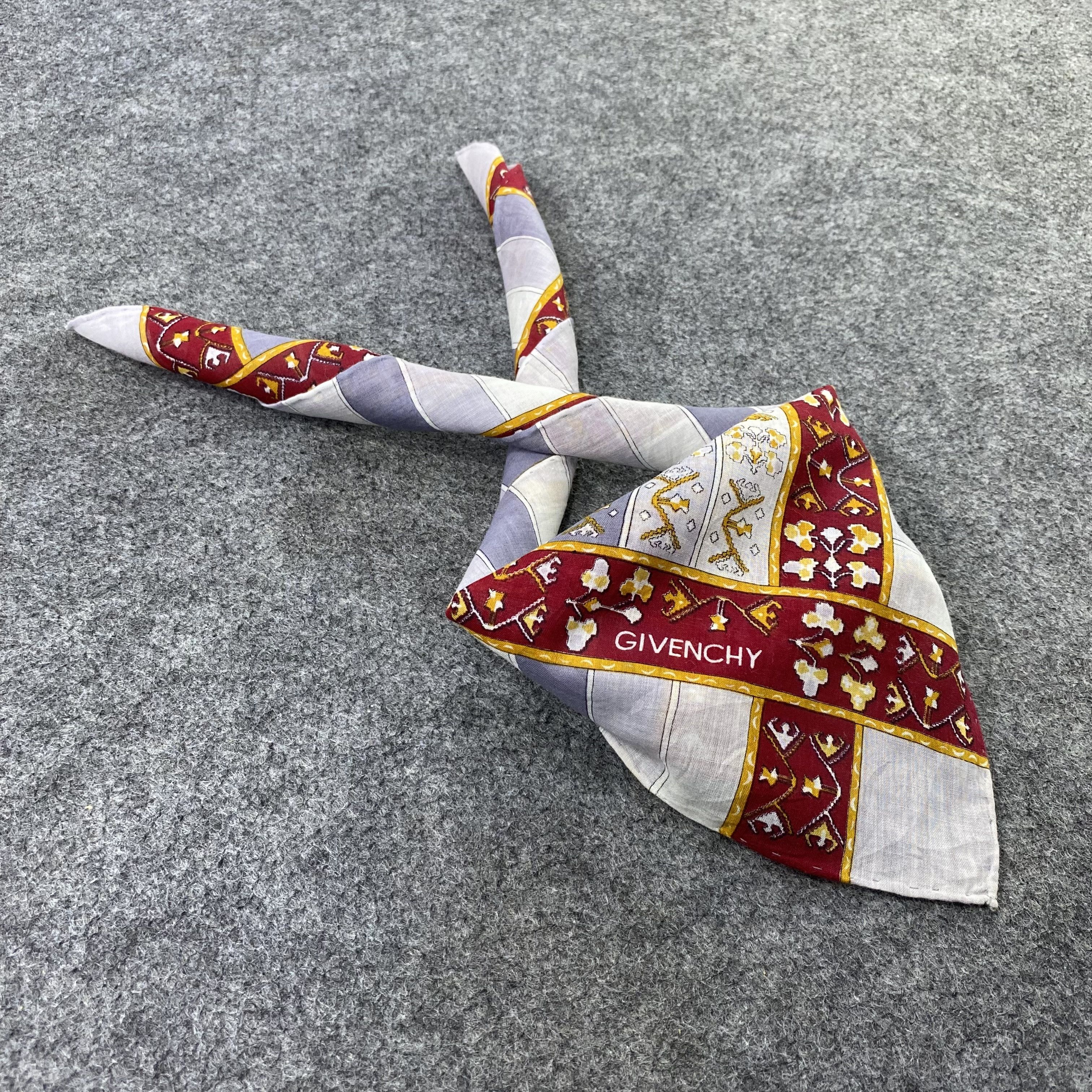 Givenchy Givenchy Handkerchief Neckerchief Bandana-B1840 Size ONE SIZE - 1 Thumbnail