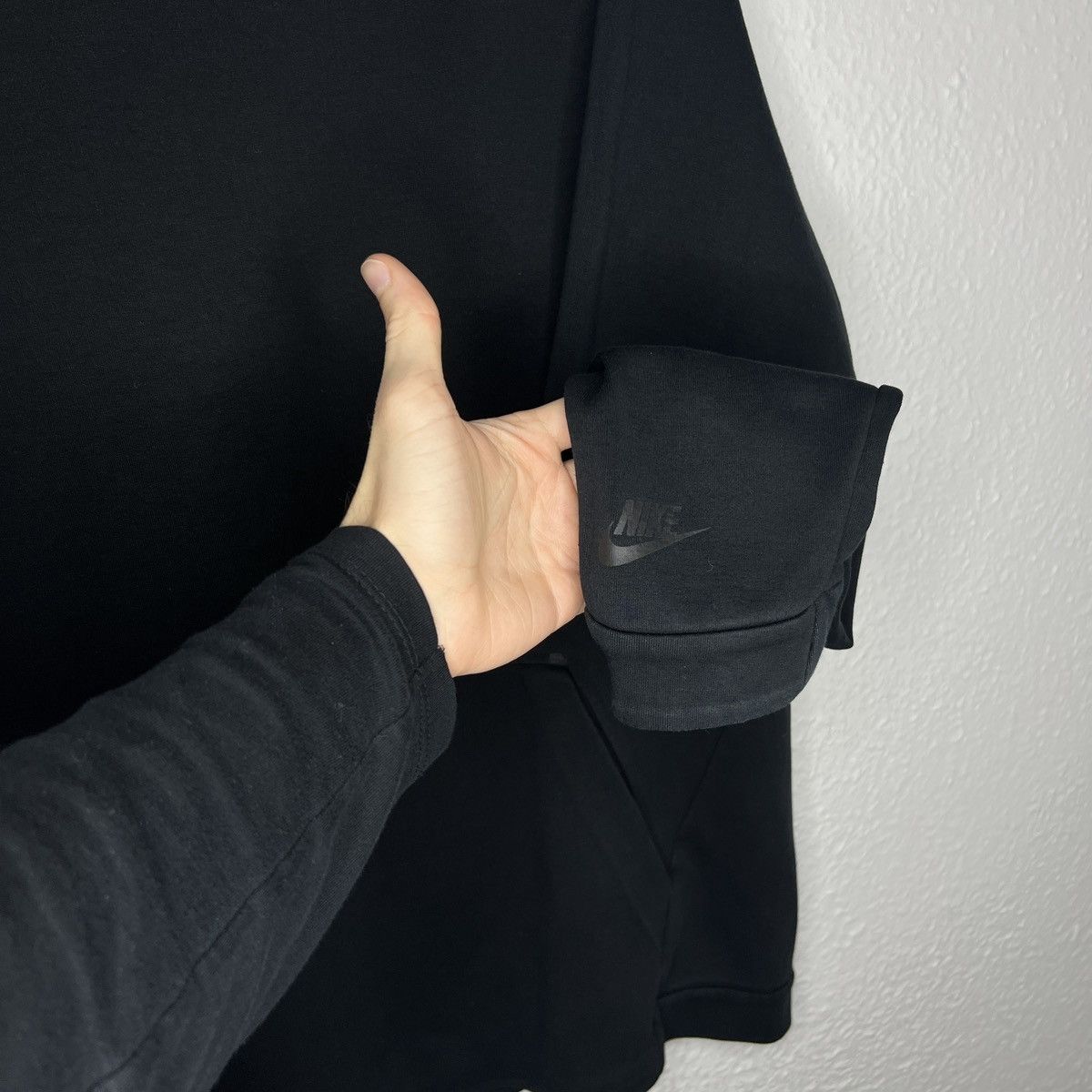 Nike Nike Tech Fleece Sweatshirt Crewneck Black Logo Size US XL / EU 56 / 4 - 4 Thumbnail