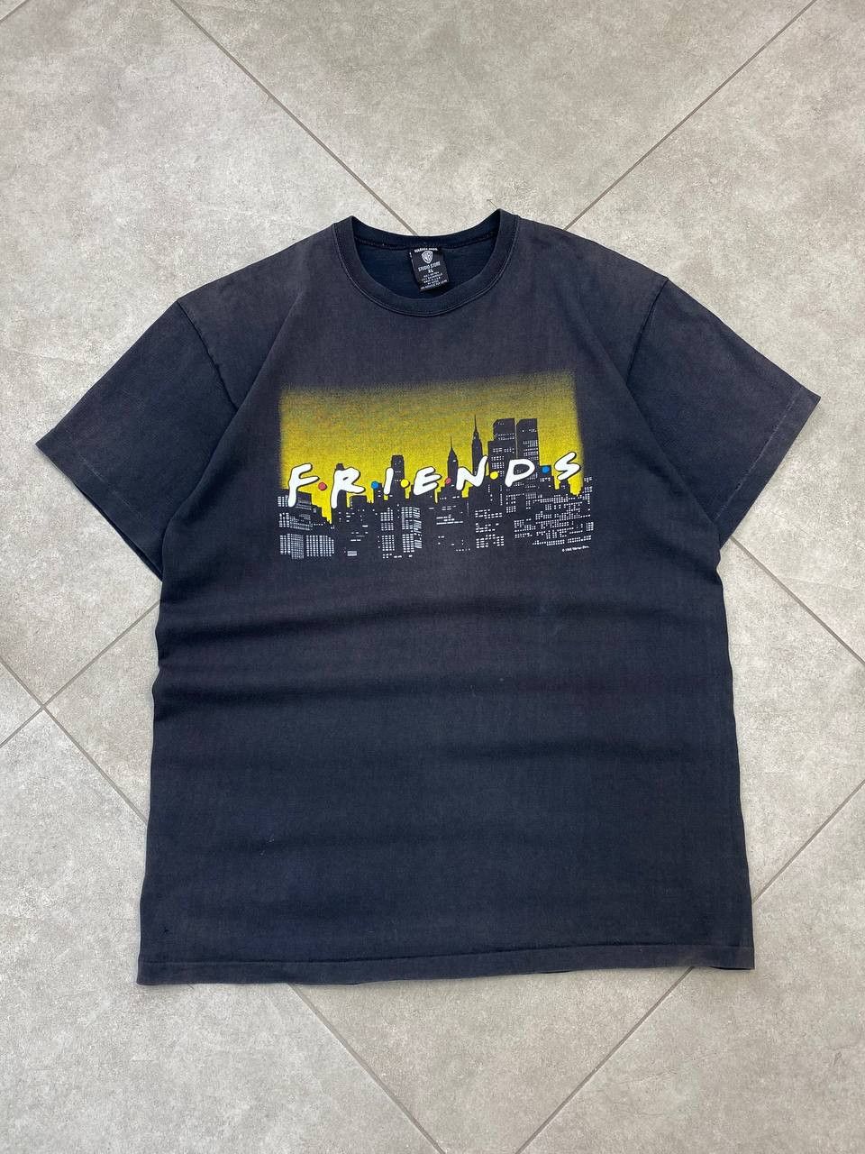 Warner Bros Vintage Warner Bros. 1995 Friends TV Show Promo T-Shirt Size US XL / EU 56 / 4 - 1 Thumbnail