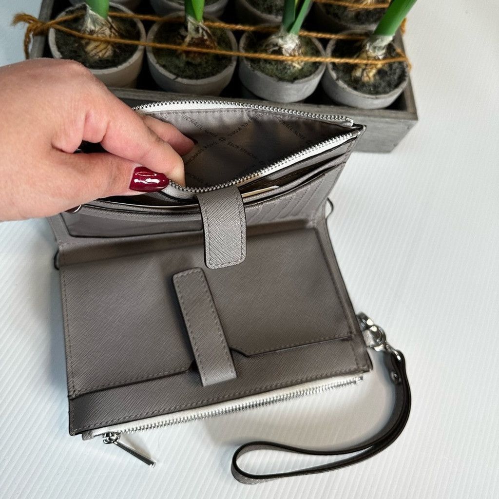Michael Kors Michael Kors Jet Set Travel Double Zip With phone holder Size ONE SIZE - 4 Thumbnail