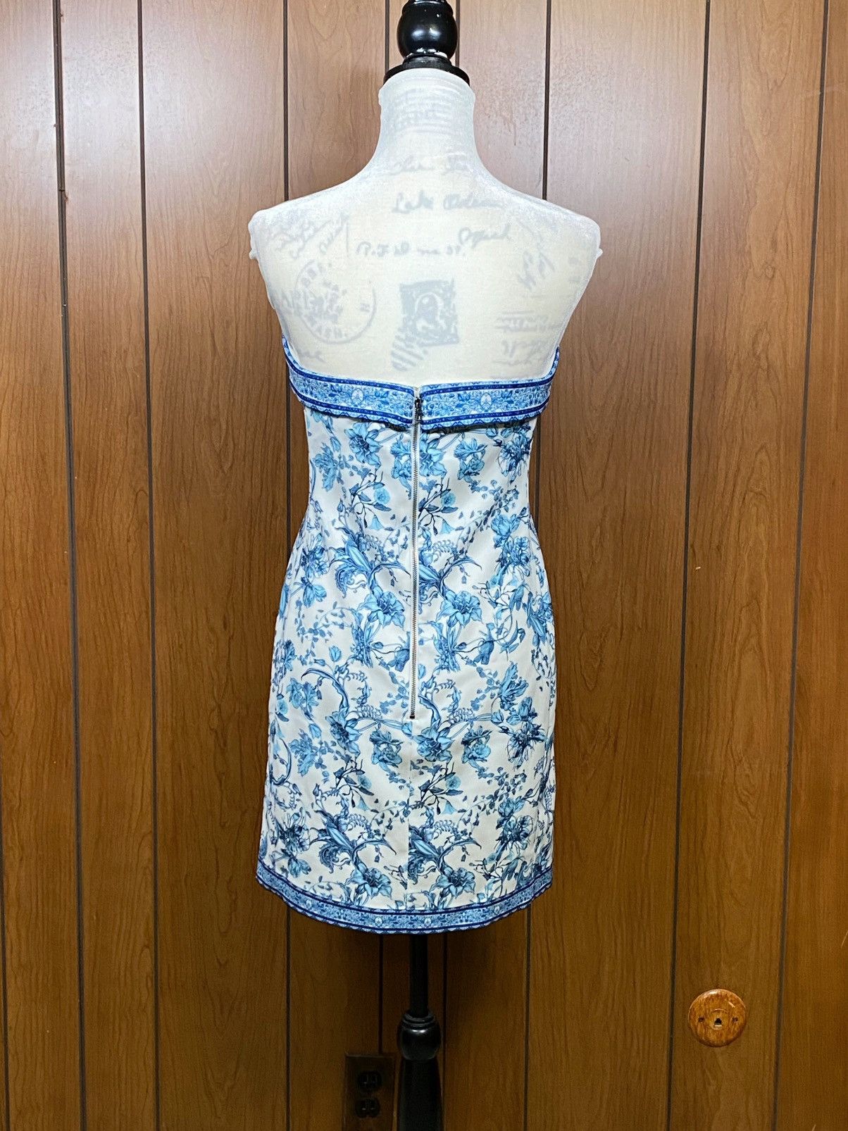 Alice + Olivia Alice and Olivia Strapless Floral Mini Dress size 10 Size L / US 10 / IT 46 - 10 Thumbnail