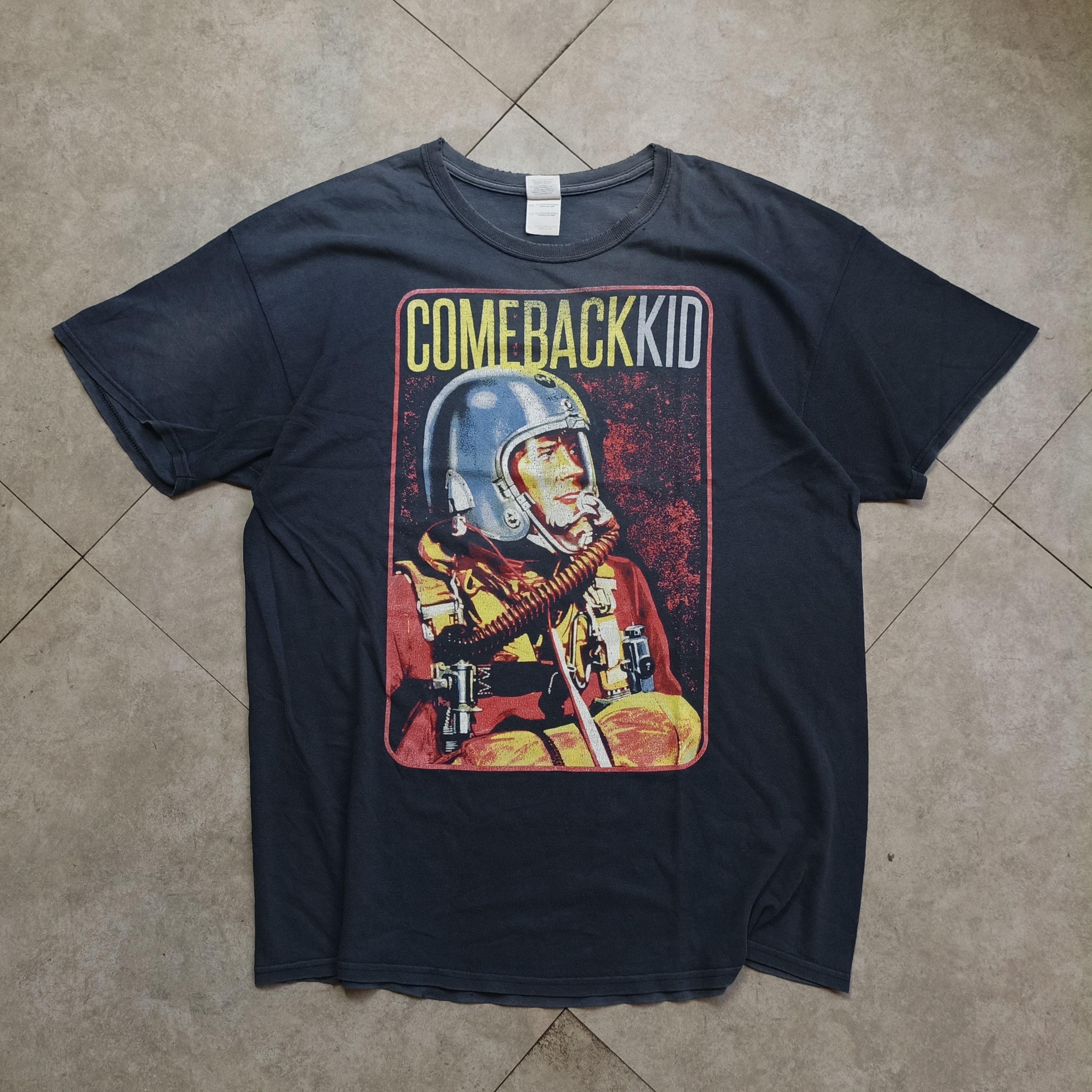 Band Tees Vintage Comeback Kid Graphic Tee Distressed Faded Size US XL / EU 56 / 4 - 1 Thumbnail