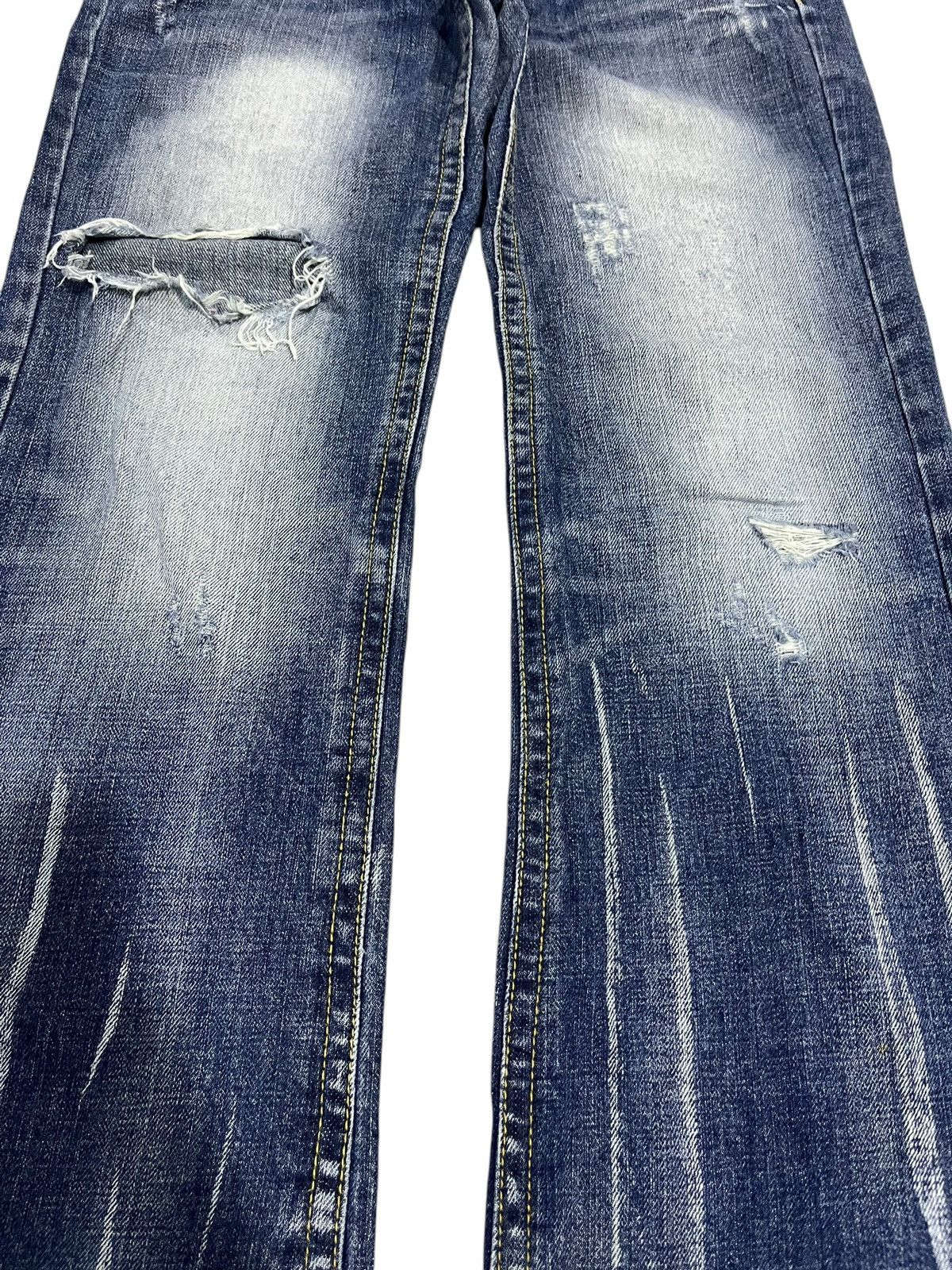 If Six Was Nine × Japanese Brand × Le Grande Bleu (L.G.B.) FLARE💥 JAPANESE BRAND Y2K WASHED BLUE DISTRESSED JEANS Size 32" / US 10 / IT 46 - 7 Thumbnail