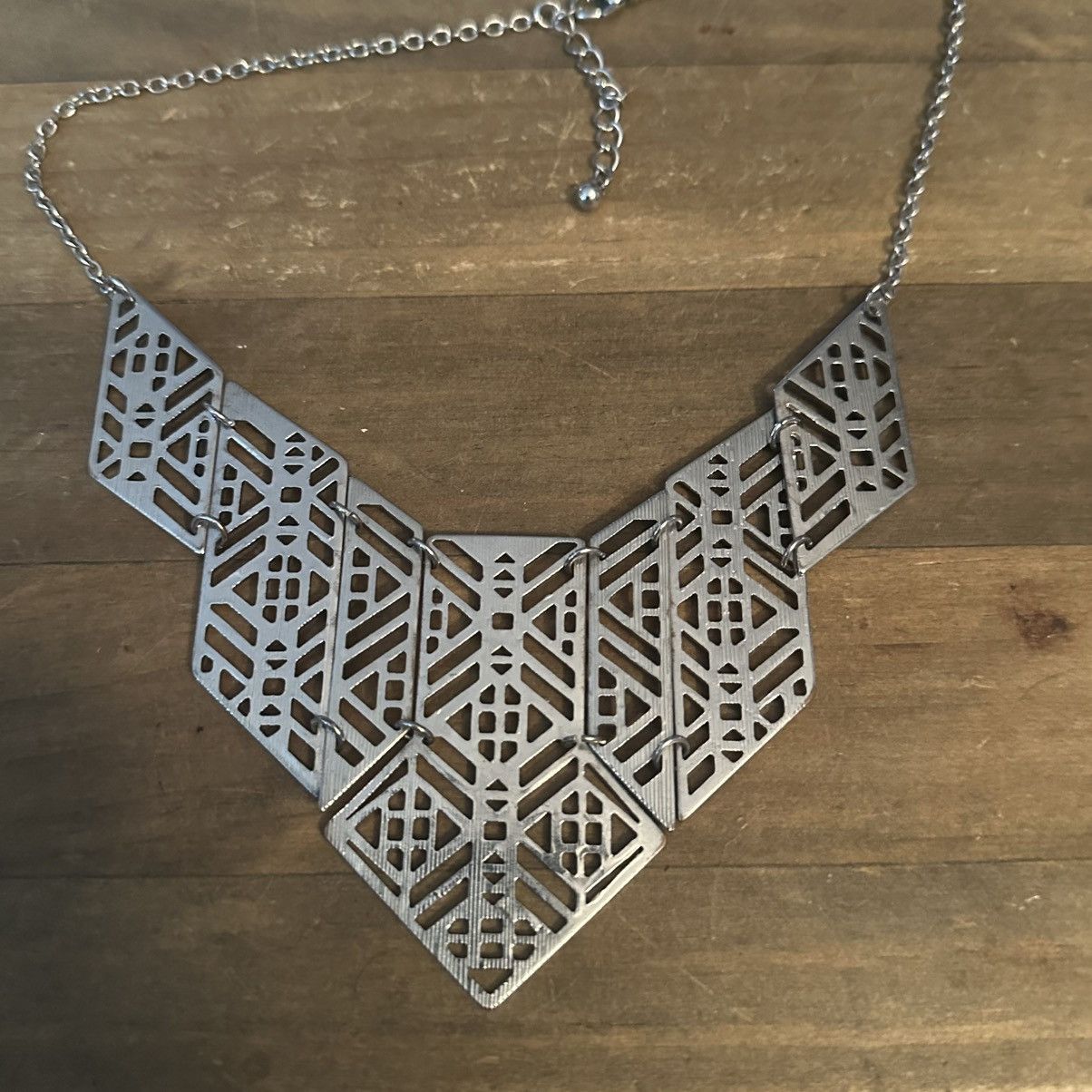 Other Silver tone chevron statement necklace Size ONE SIZE - 4 Thumbnail