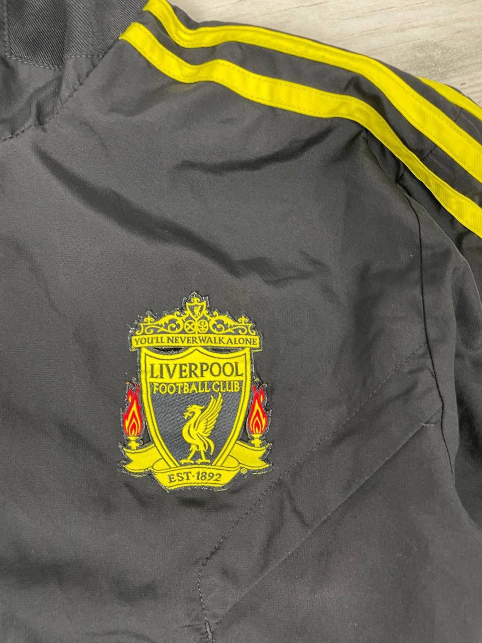 Adidas Vintage Adidas Liverpool 2010 2011 Jacket Pants Tracksuit Size US M / EU 48-50 / 2 - 6 Thumbnail
