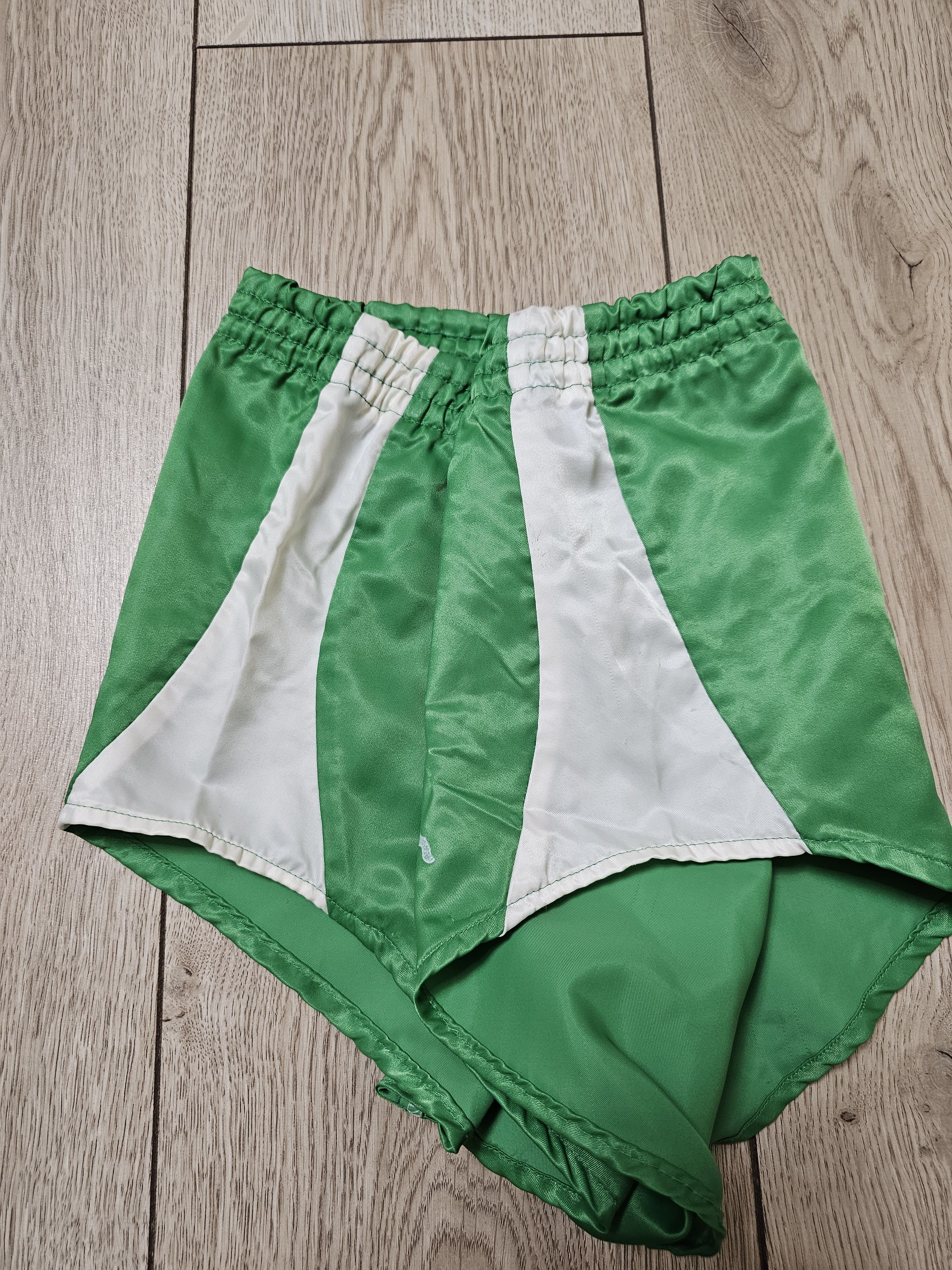Vintage PUMA SHORTS WEST GERMANY VINTAGE NYLON 80s SPRINTER RUNNING Size US 30 / EU 46 - 4 Thumbnail