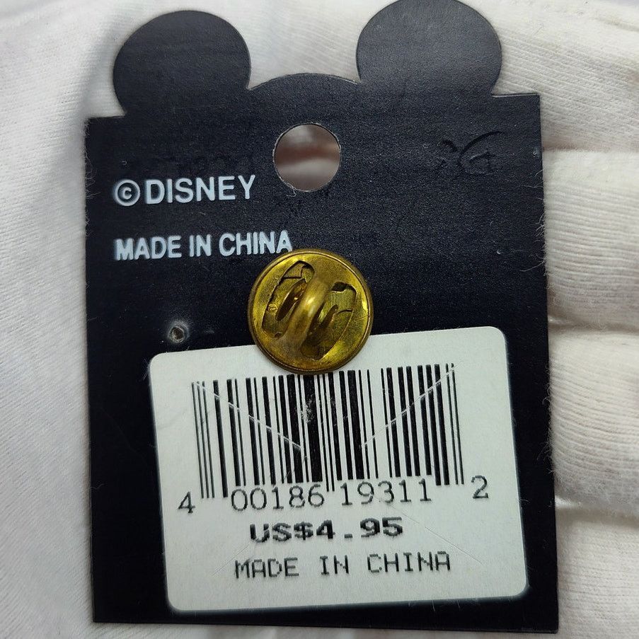 Disney Vintage 90s Winnie the Pooh Enamel Pin Classic NIP Size ONE SIZE - 5 Thumbnail