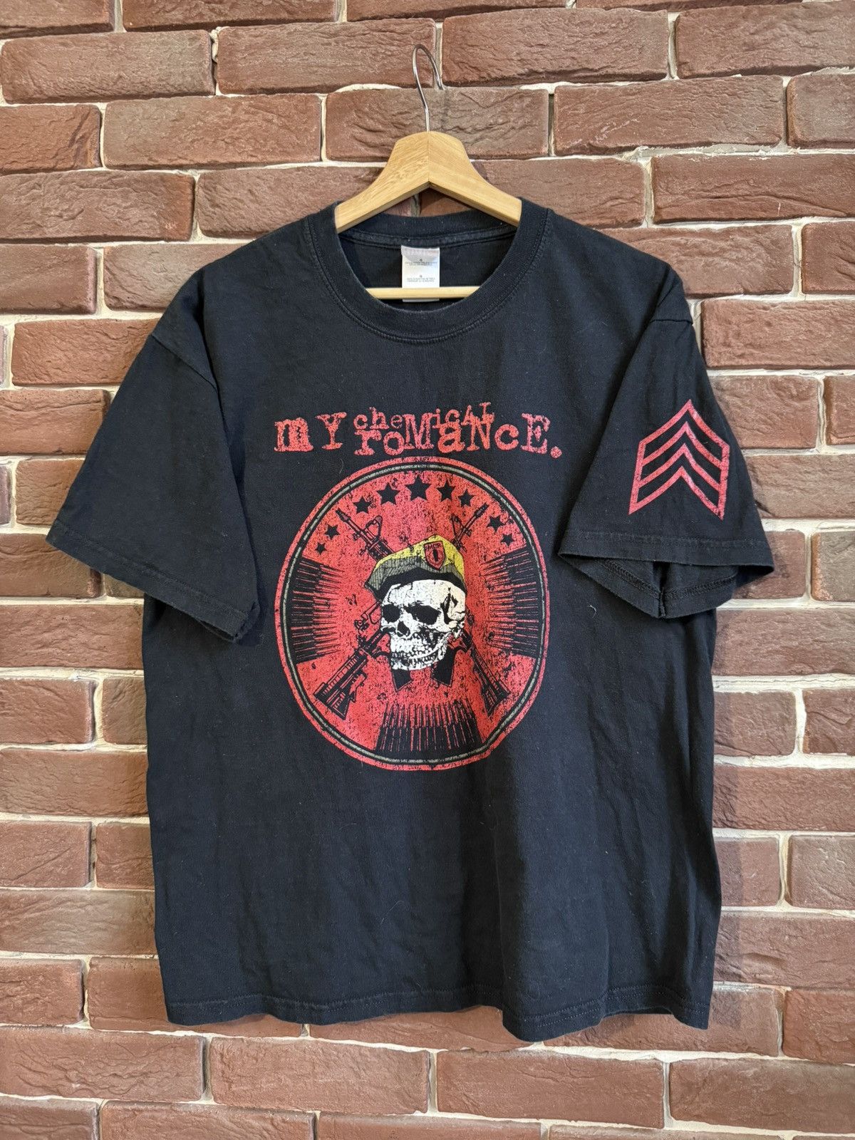Band Tees Vintage y2k my chemical romance band tee the black parade Size US L / EU 52-54 / 3 - 1 Thumbnail