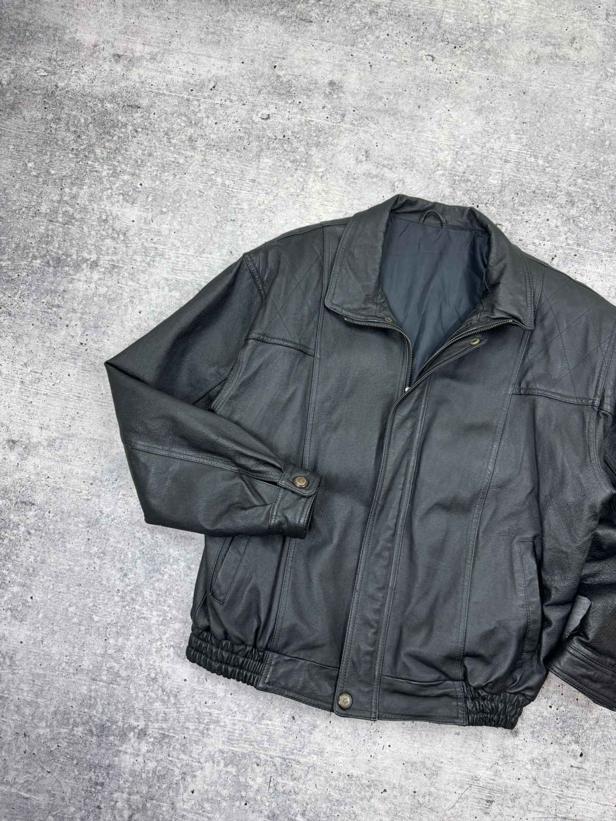 Vintage Vintage Genuine Leather Classic Bomber Leather Jacket Size L Size US L / EU 52-54 / 3 - 2 Thumbnail