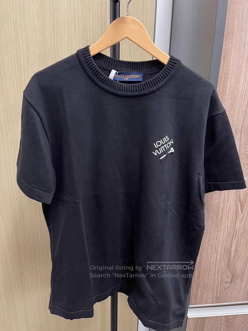 Louis Vuitton Louis Vuitton Black pin short sleeve Size US L / EU 52-54 / 3 - 1 Thumbnail