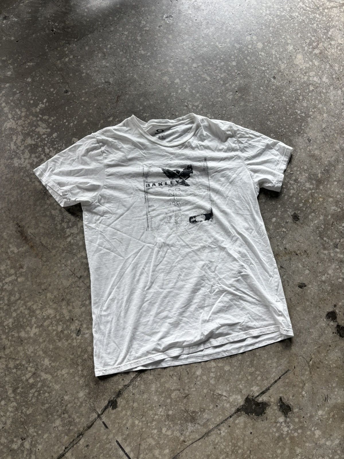 Oakley Vintage Oakley Surf T shirt Size US XL / EU 56 / 4 - 1 Thumbnail