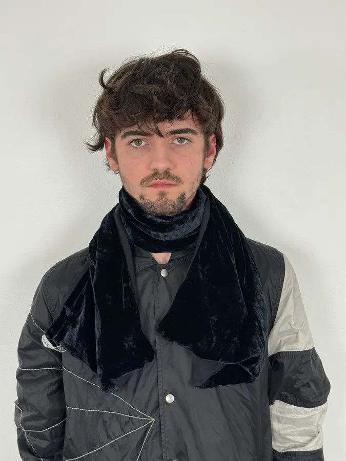 Emporio Armani 2000s Emporio Armani Black Classy Velvet Scarf Size ONE SIZE - 1 Thumbnail