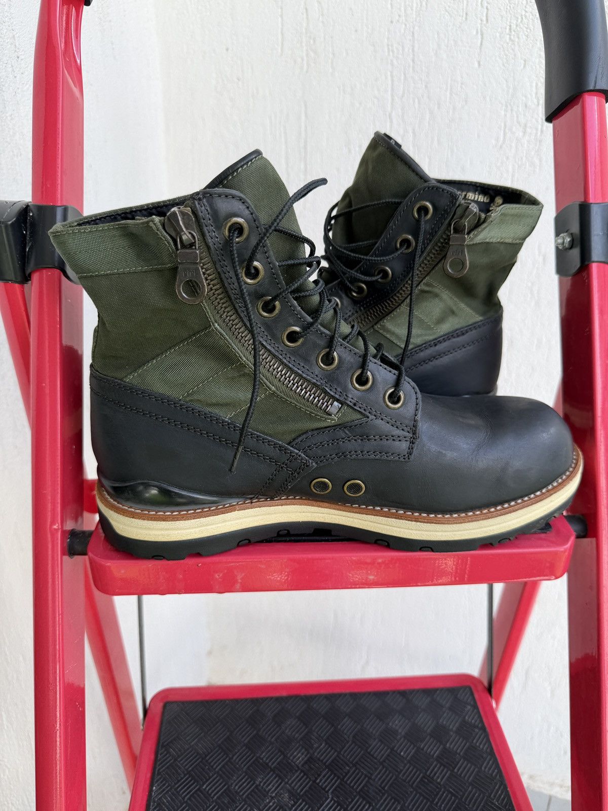 Visvim Khaki (olive) 7Holes 73’folk boot Size US 10 / EU 43 - 18 Thumbnail