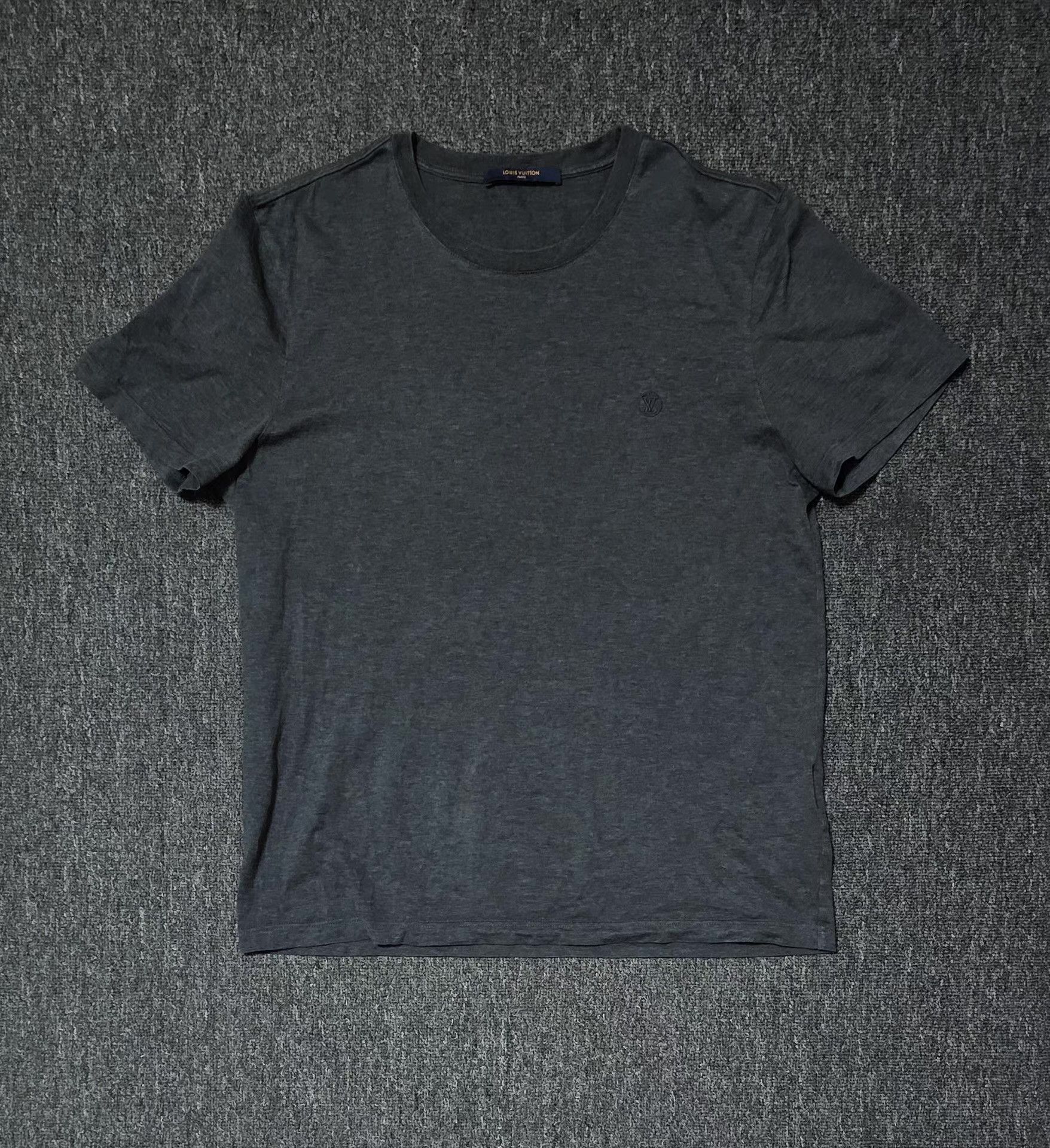 Louis Vuitton Louis Vuitton Dark Grey Short Sleeve T-shirt Size US L / EU 52-54 / 3 - 1 Thumbnail