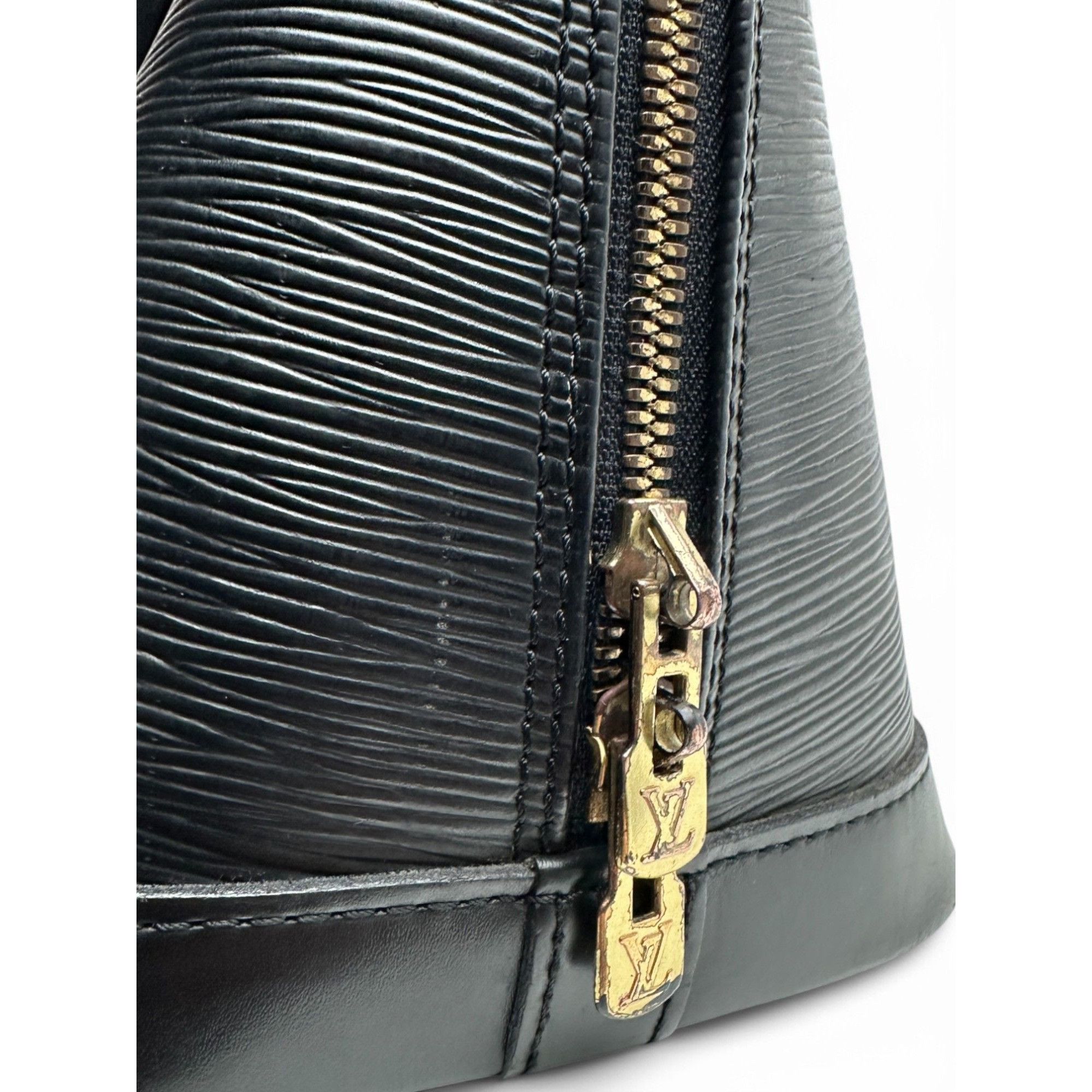Louis Vuitton Louis Vuitton Alma Epi Black Leather Handbag Size ONE SIZE - 9 Thumbnail
