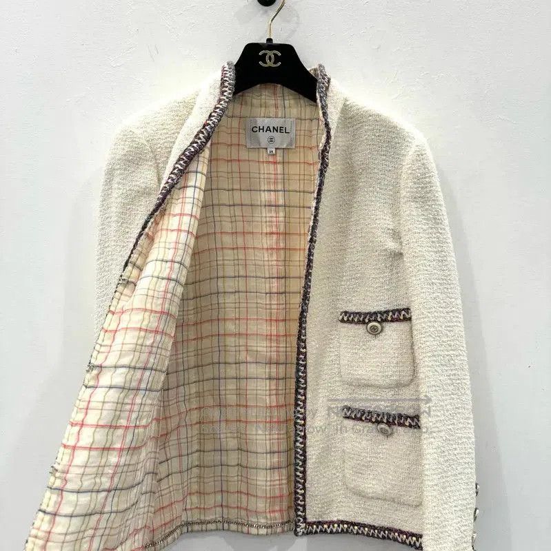 Chanel Chanel Beige Wool Jacket for Women . Size M / US 6-8 / IT 42-44 - 5 Thumbnail