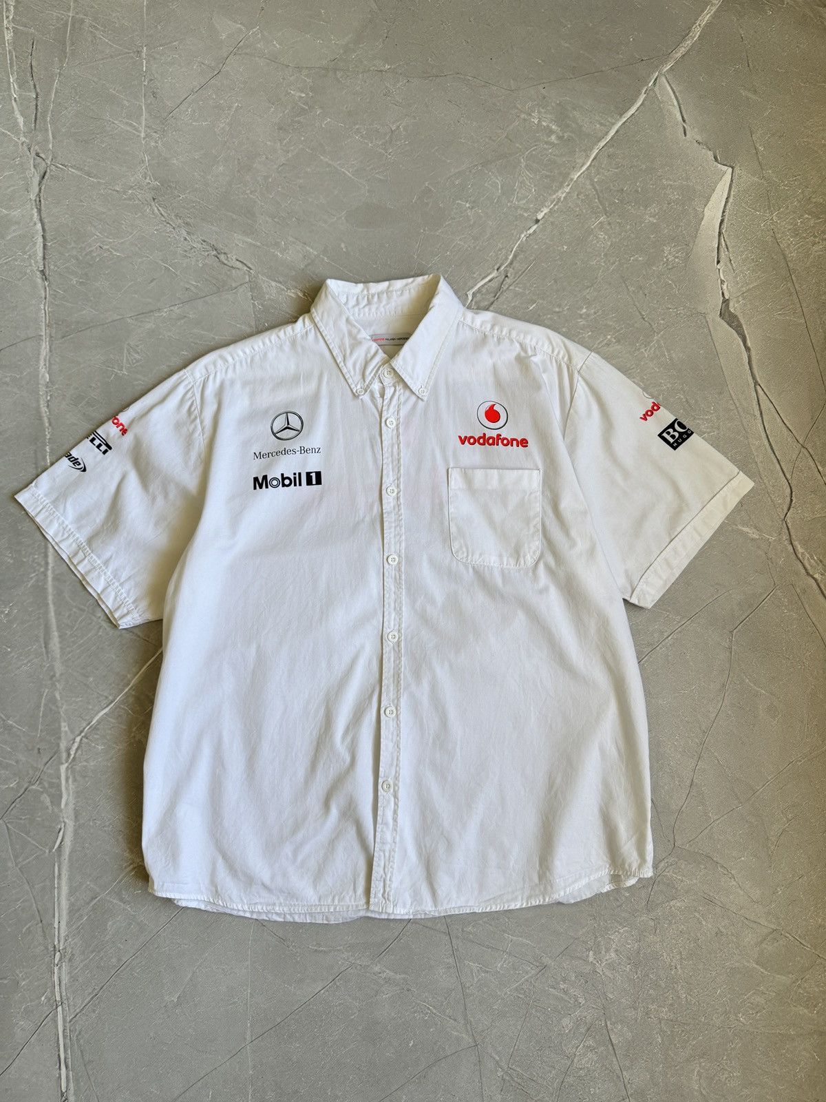 Japanese Brand Vintage McLaren Vodafone Hugo boss Racing Shirt Size US L / EU 52-54 / 3 - 1 Thumbnail
