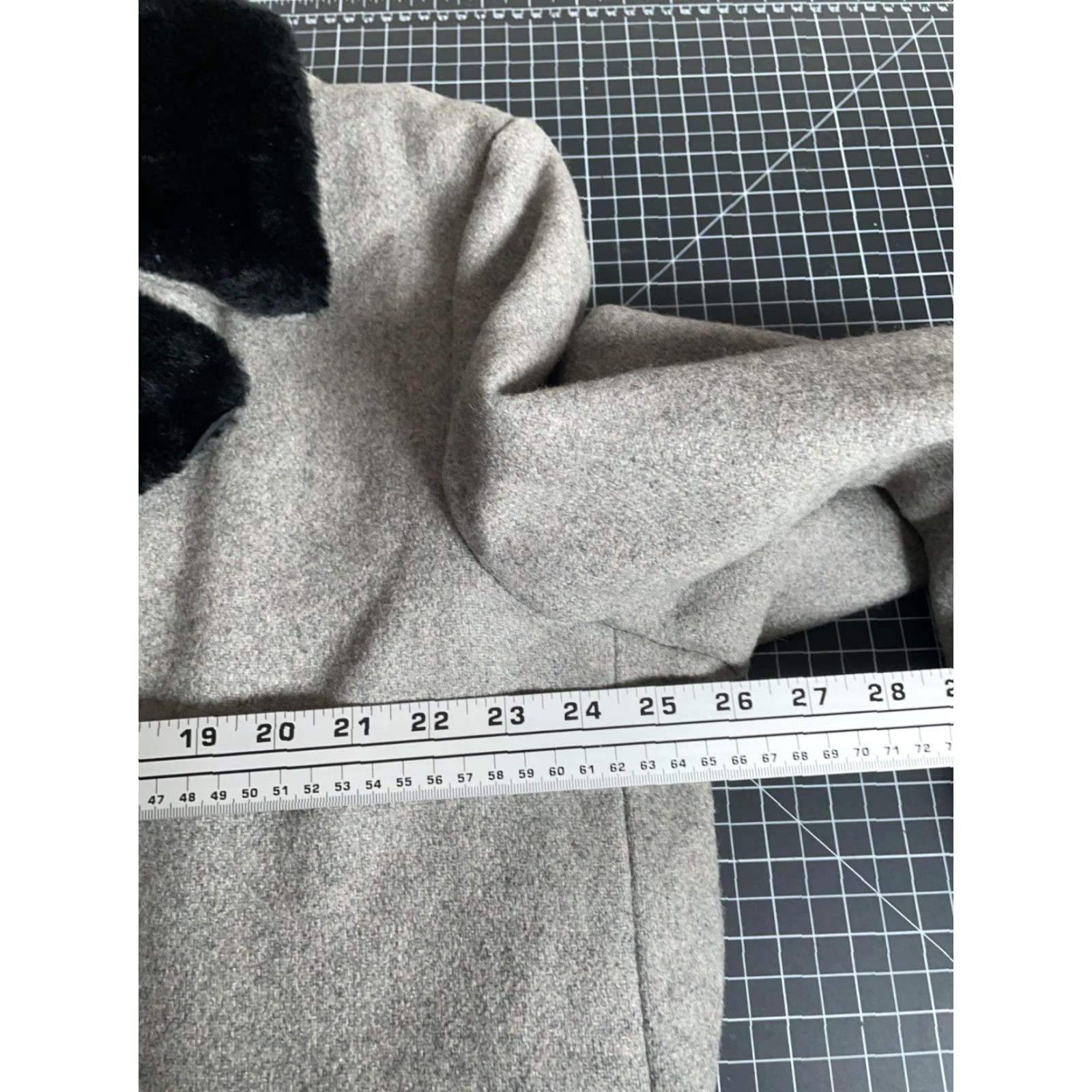 Vintage VINTAGE Field & Stream Coat Wool Gray Faux Fur Collar 70s Men 44 Regular Mid-Length Trench Coat Mens Size US S / EU 44-46 / 1 - 5 Thumbnail