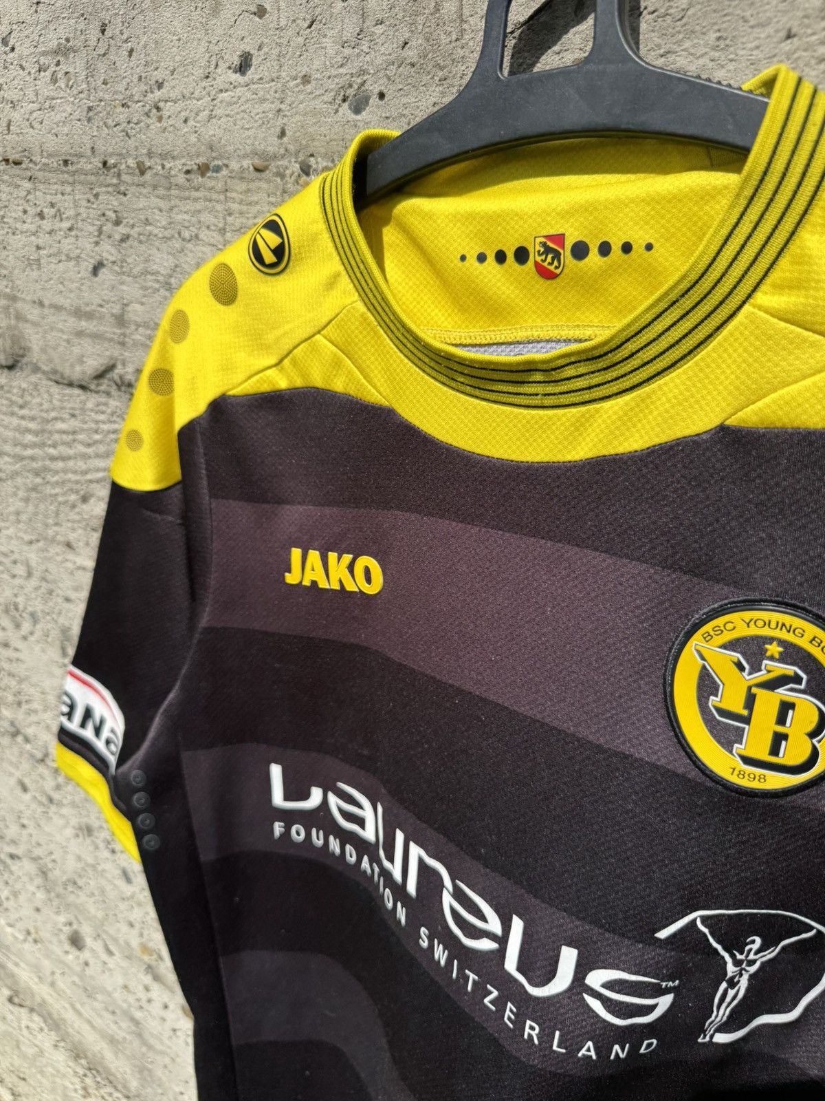 Vintage BSC Young Boys Jacko 2013-14 Away Jersey Size US M / EU 48-50 / 2 - 8 Thumbnail