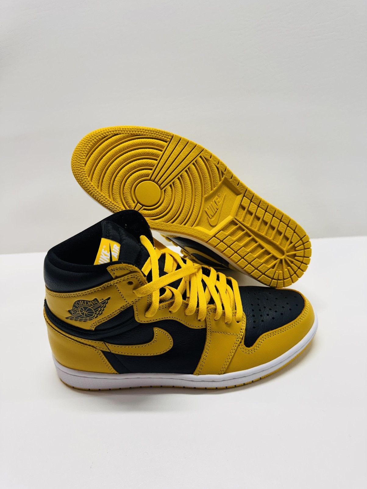 Jordan Brand Air Jordan 1 Retro High OG Pollen Size US 9.5 / EU 42-43 - 1 Thumbnail