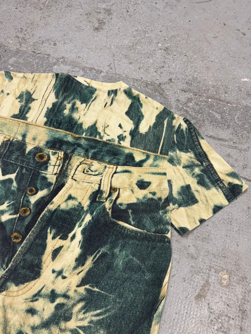Designer × Just Cavalli × Vintage 2000s Cavalli Trompe L’oeil White & Green T-Shirt Size US M / EU 48-50 / 2 - 5 Thumbnail