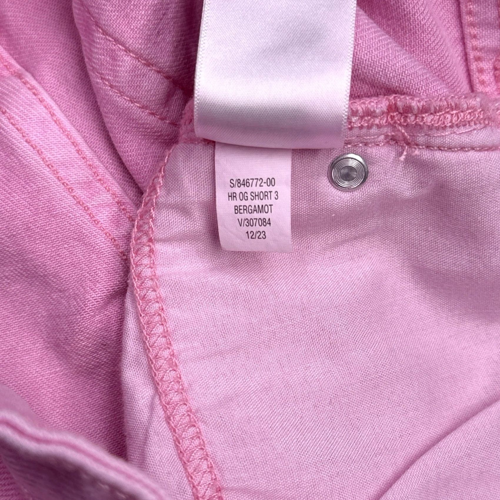 Old Navy Old Navy Womens 16 Pink High Rise 3 Inch Cut-Off Shorts Denim Stretch Baggy Beach Casual Size 38" / US 16 / IT 52 - 7 Thumbnail