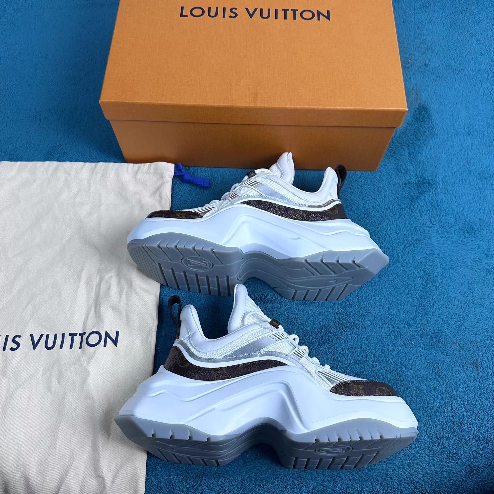 Louis Vuitton LV 2.0 Dad Sneakers White Brown 38.5 Unworn Size US 8 / IT 38 - 3 Thumbnail