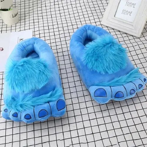 Designer Big Foot Slippers. Size US 10 / EU 43 - 1 Thumbnail