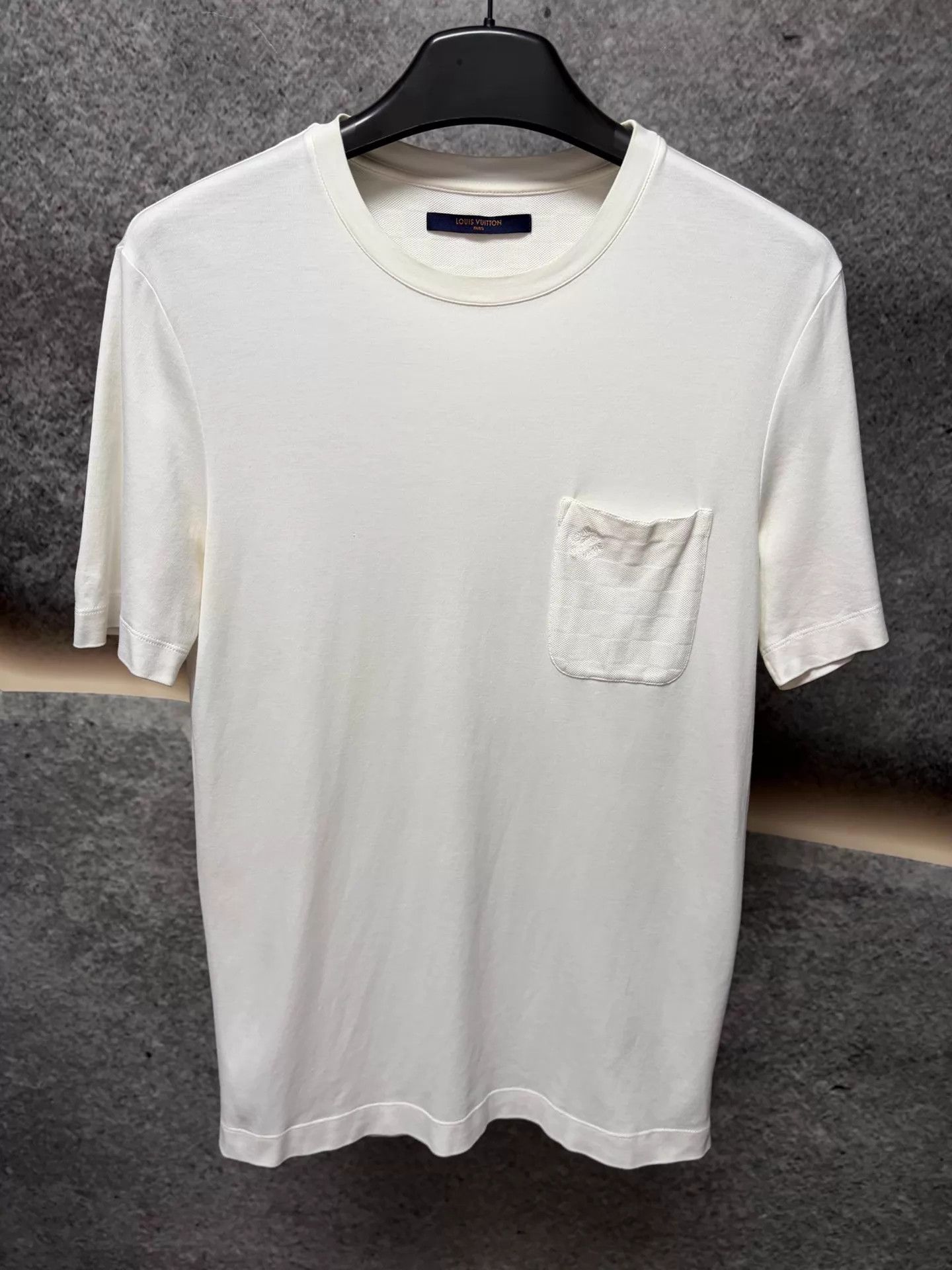 Louis Vuitton LV White Short Sleeve Tee M Size US M / EU 48-50 / 2 - 1 Thumbnail
