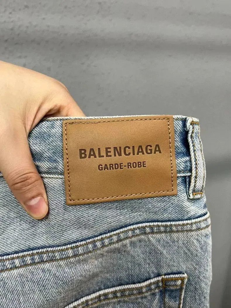 Balenciaga Balenciaga Washed Denim Flare Jeans. Size US 26 / EU 42 - 3 Thumbnail