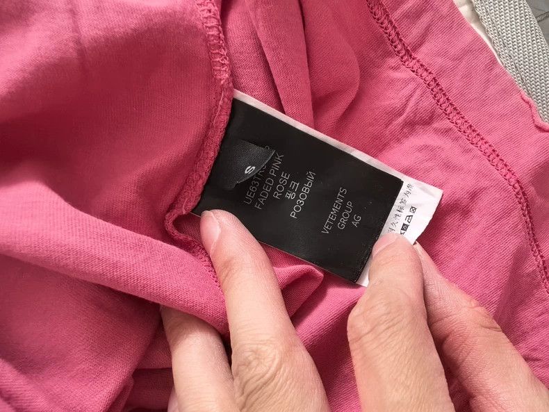 Vetements Vetements Distressed Short Sleeve, Size S Size US S / EU 44-46 / 1 - 3 Thumbnail