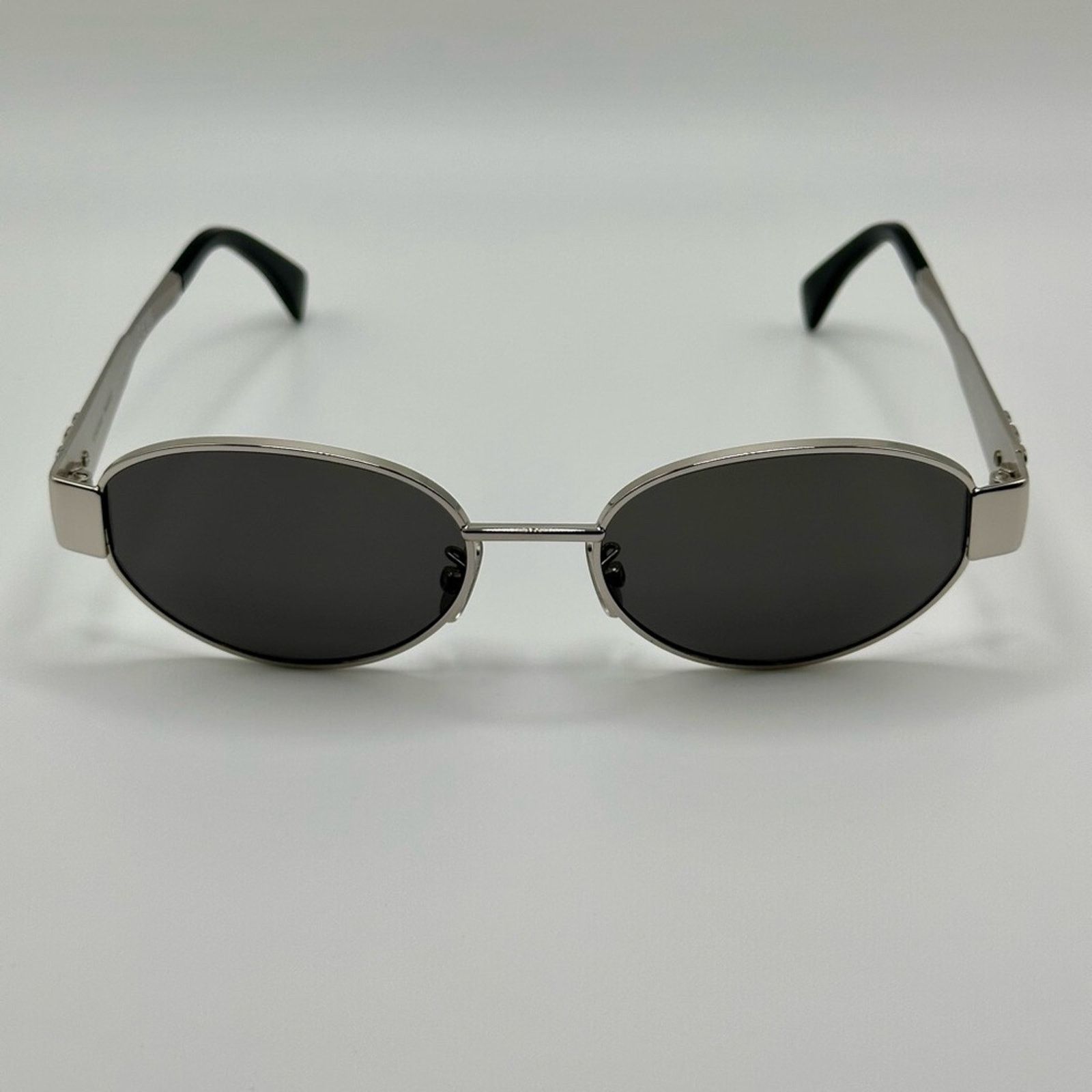 CELINE Unisex Silver Metal Full Frame Dark Gray Lens Polarized Round Sunglasses Celine CL40235U 16A Triomphe Metal Sunglasses Silver Frame  main image 3