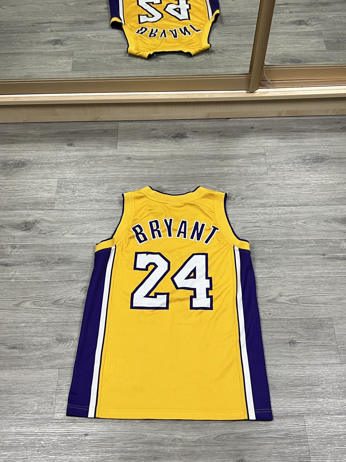 Champion Vintage Champion Los Angeles Lakers Kobe Bryant NBA Jersey Size US XS / EU 42 / 0 - 5 Thumbnail