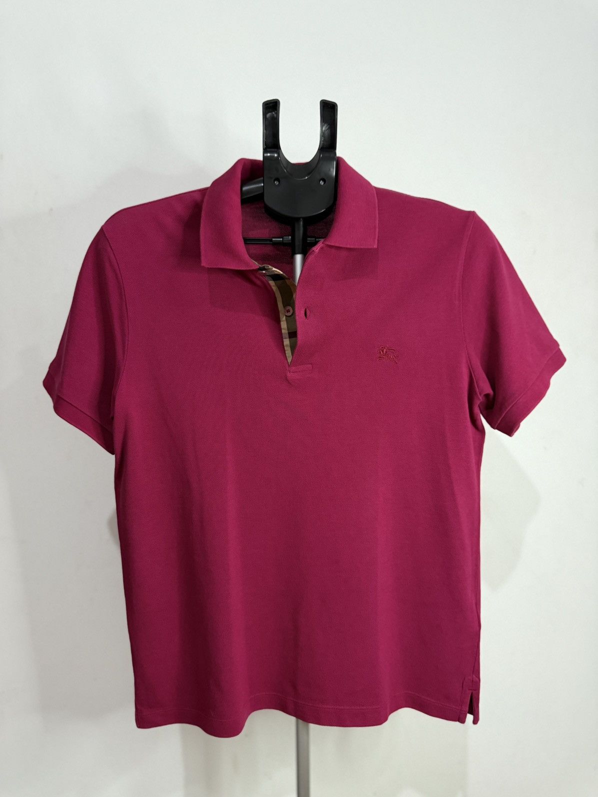 Burberry polo shirt with Burgundy Burberry symbol