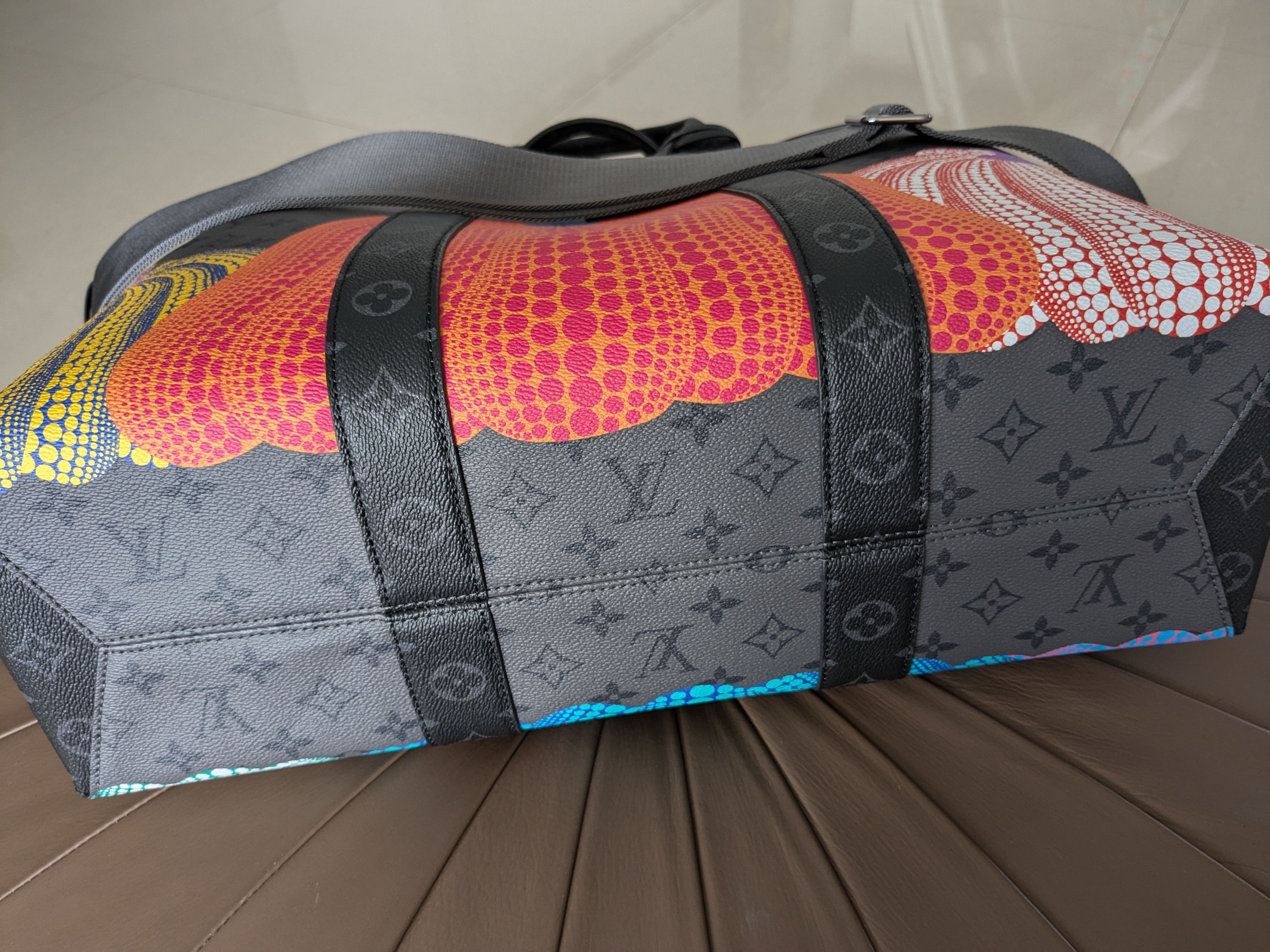 Louis Vuitton RARE Louis Vuitton x Yayoi Kusama 🎃 Weekend Tote Bag Size ONE SIZE - 12 Thumbnail