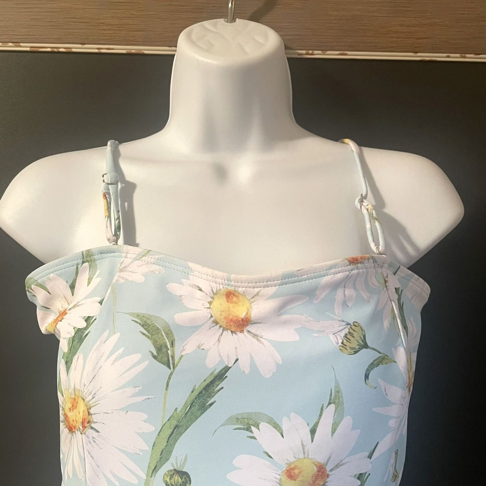 Shein Shein Tankini Top Halter Bikini Top Swimsuit Blue Daisy Print Large Built-In Bra Womens L Size L / US 10 / IT 46 - 4 Thumbnail