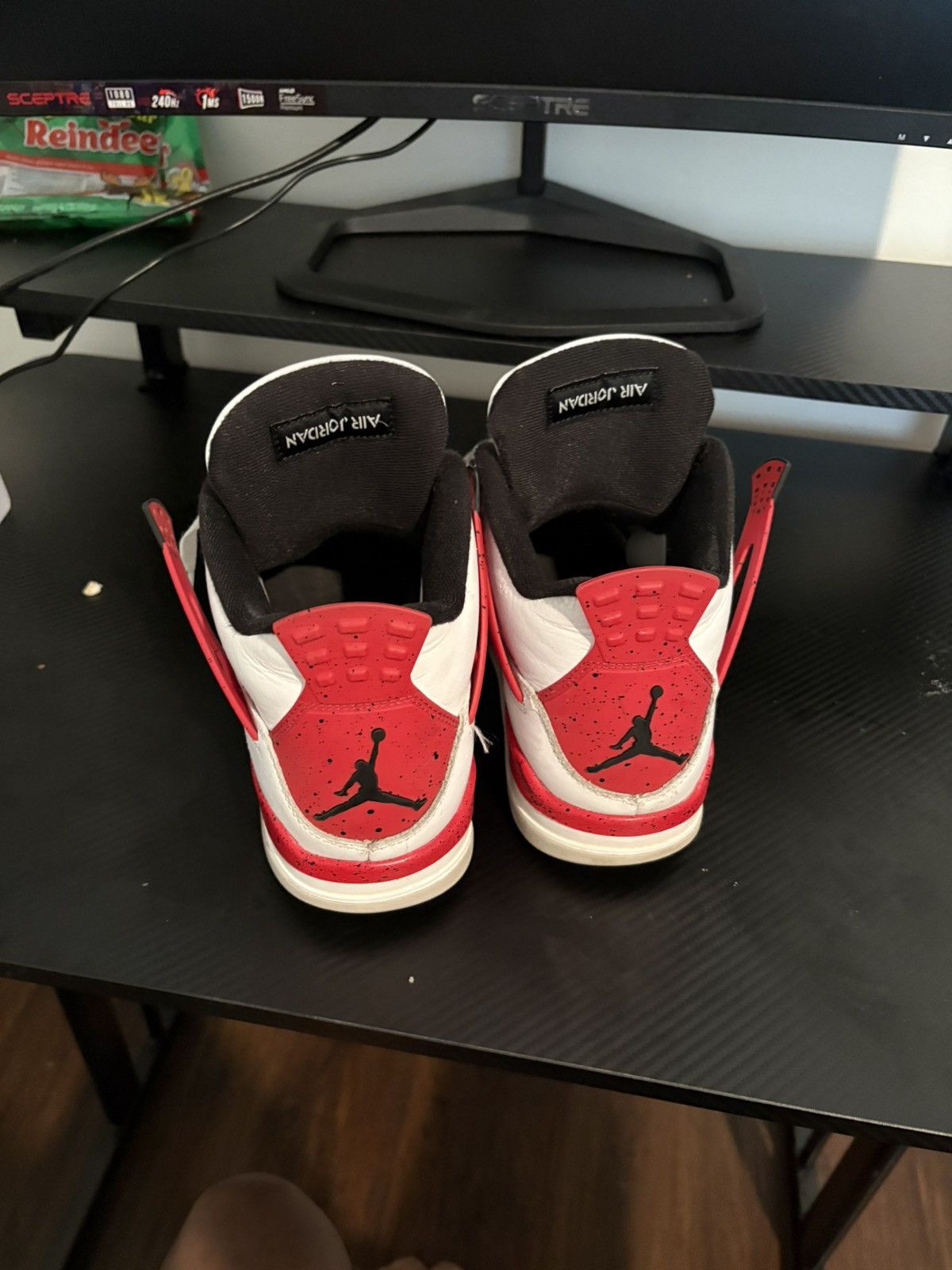 Jordan Brand Jordan 4 Red Cement Size US 9.5 / EU 42-43 - 2 Thumbnail