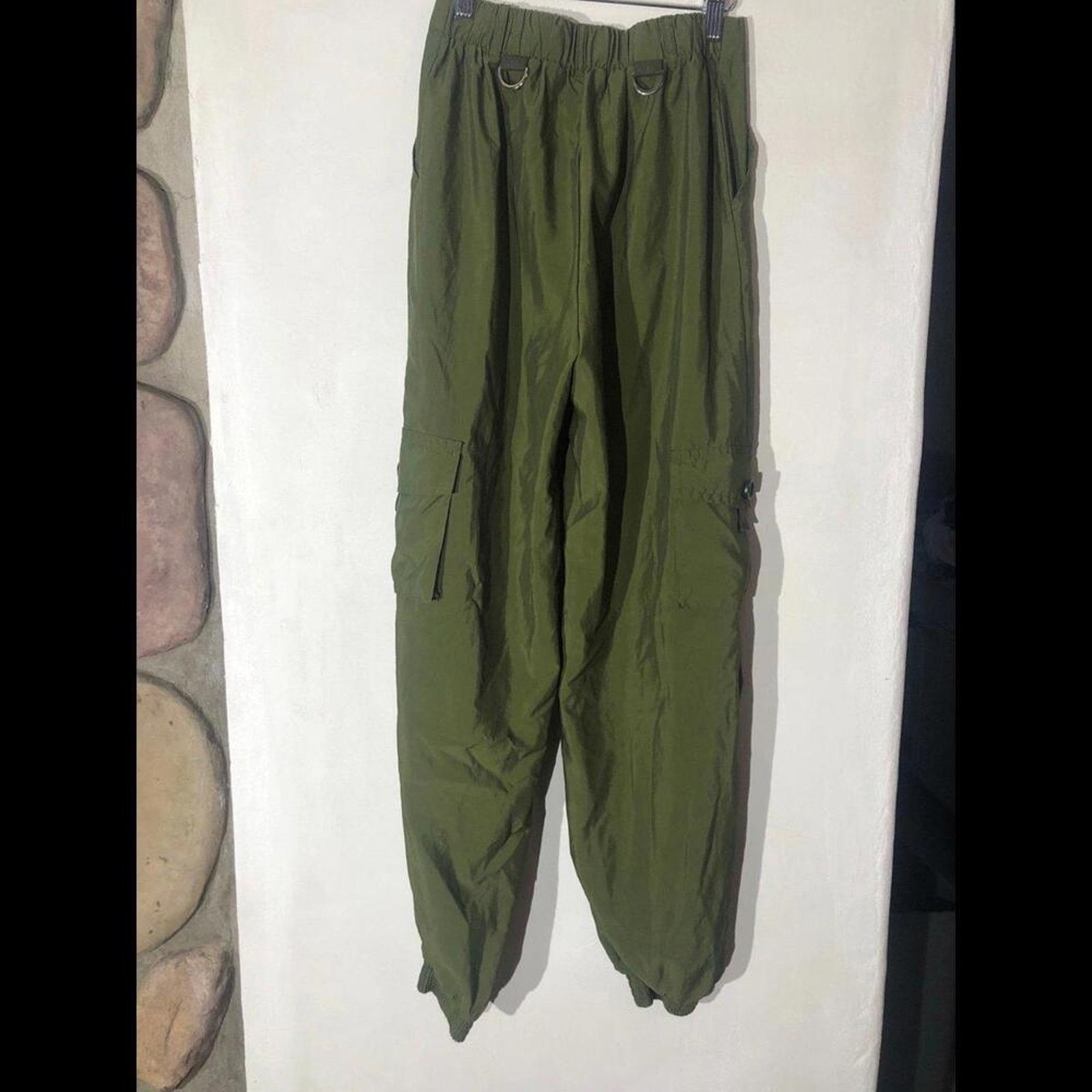 & Other Stories Green cargo pants with side pockets and loop rings at waist Size 25" / US 0 / IT 36 - 2 Thumbnail