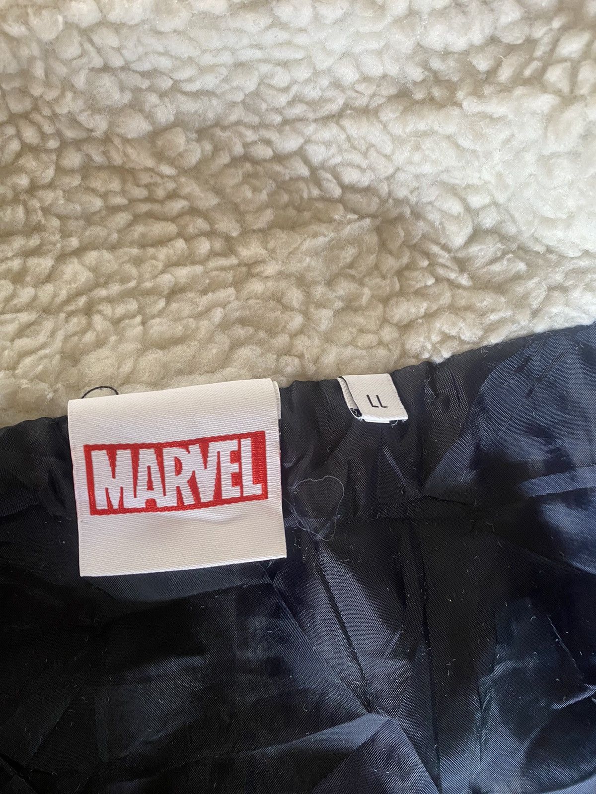 DC Comics 🔥COOL🔥Marvel Fleece Jacket Size L Size US L / EU 52-54 / 3 - 9 Thumbnail