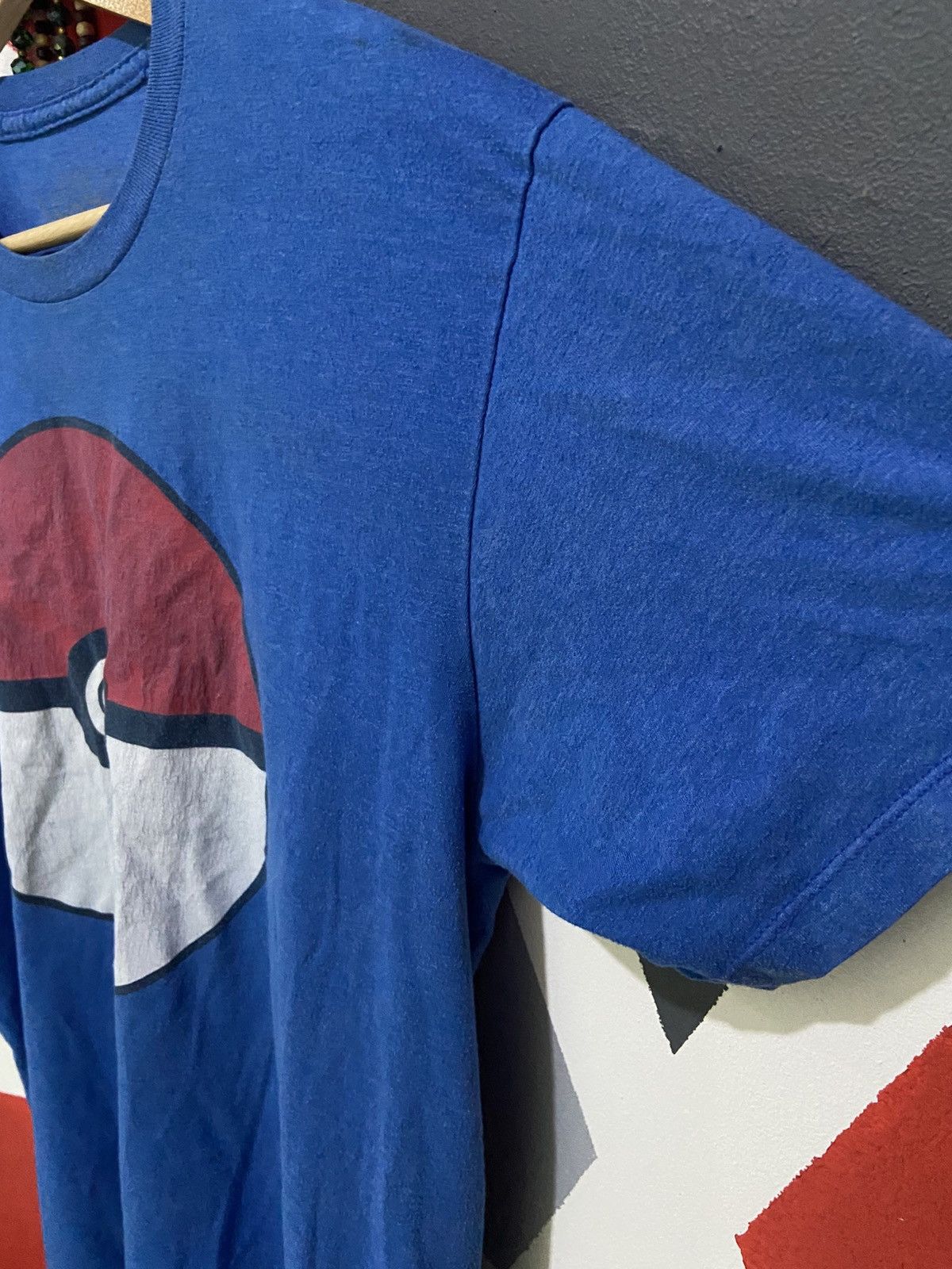 Pokemon Vintage Pokemon Monster Ball official tshirt Size US L / EU 52-54 / 3 - 3 Thumbnail