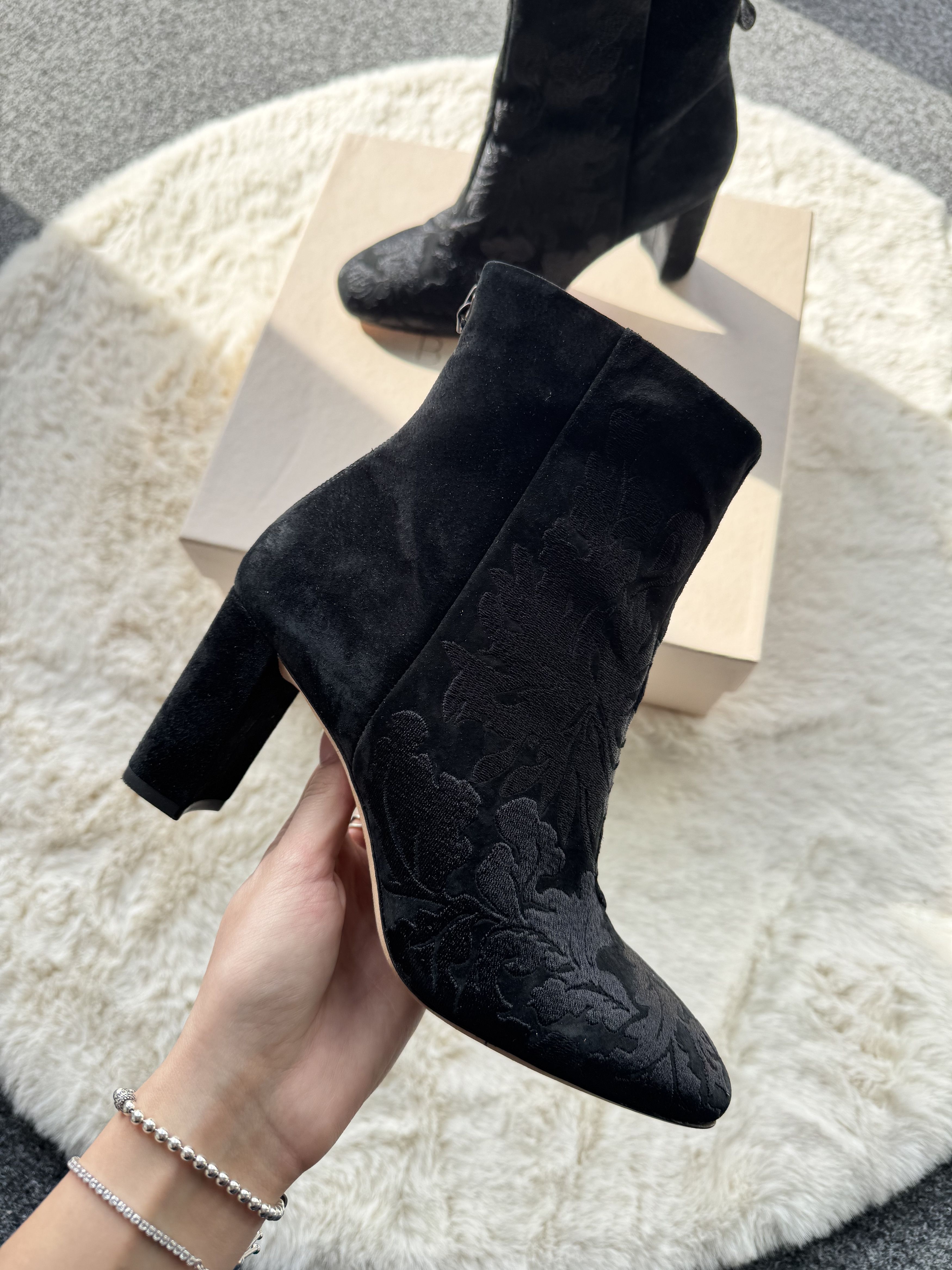 Alexandre Birman Alexandre Birman velvet black ankle boots block heels 38 Size US 8 / IT 38 - 1 Thumbnail